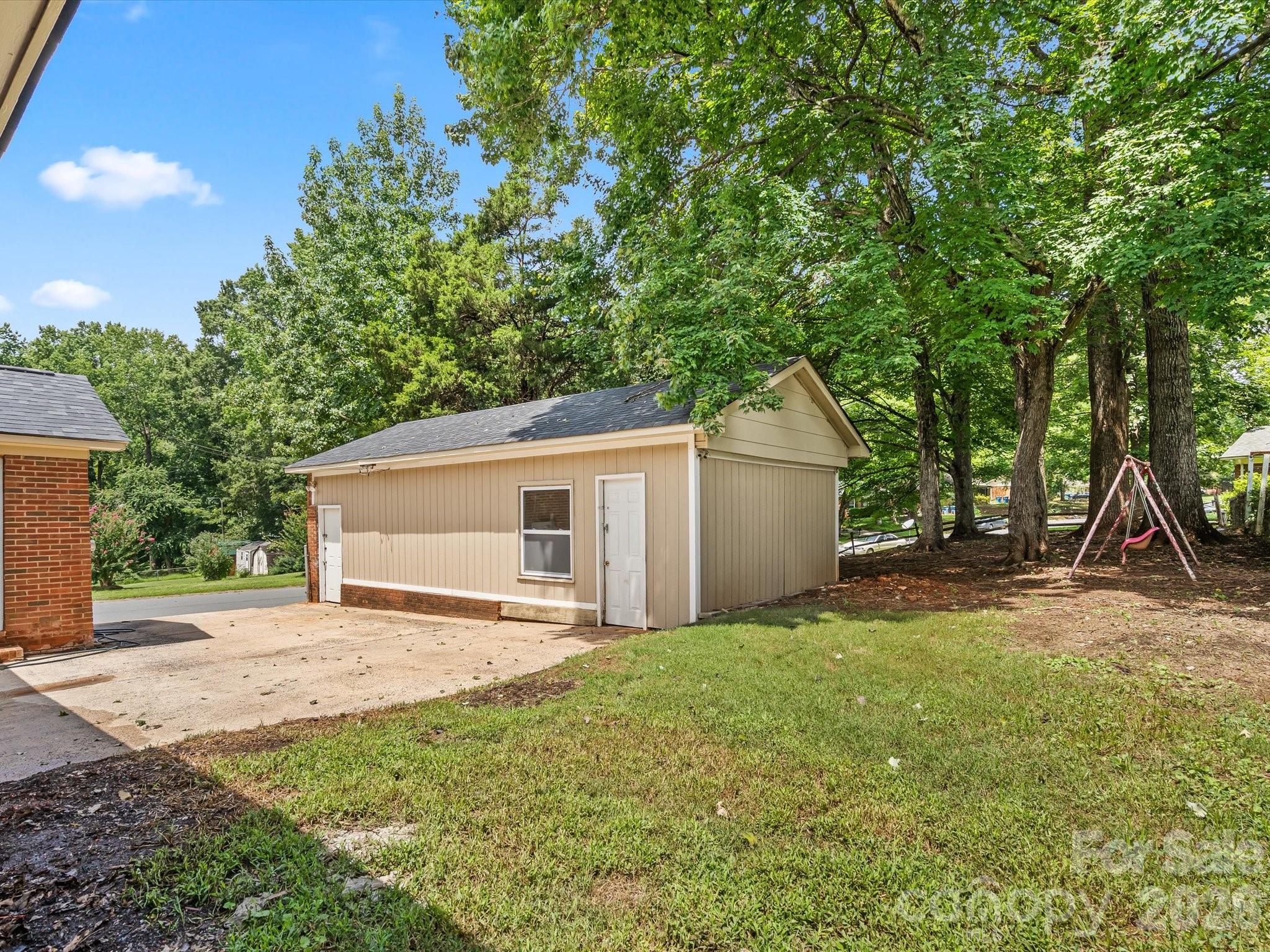 5312 Larewood Drive Property Photo 37