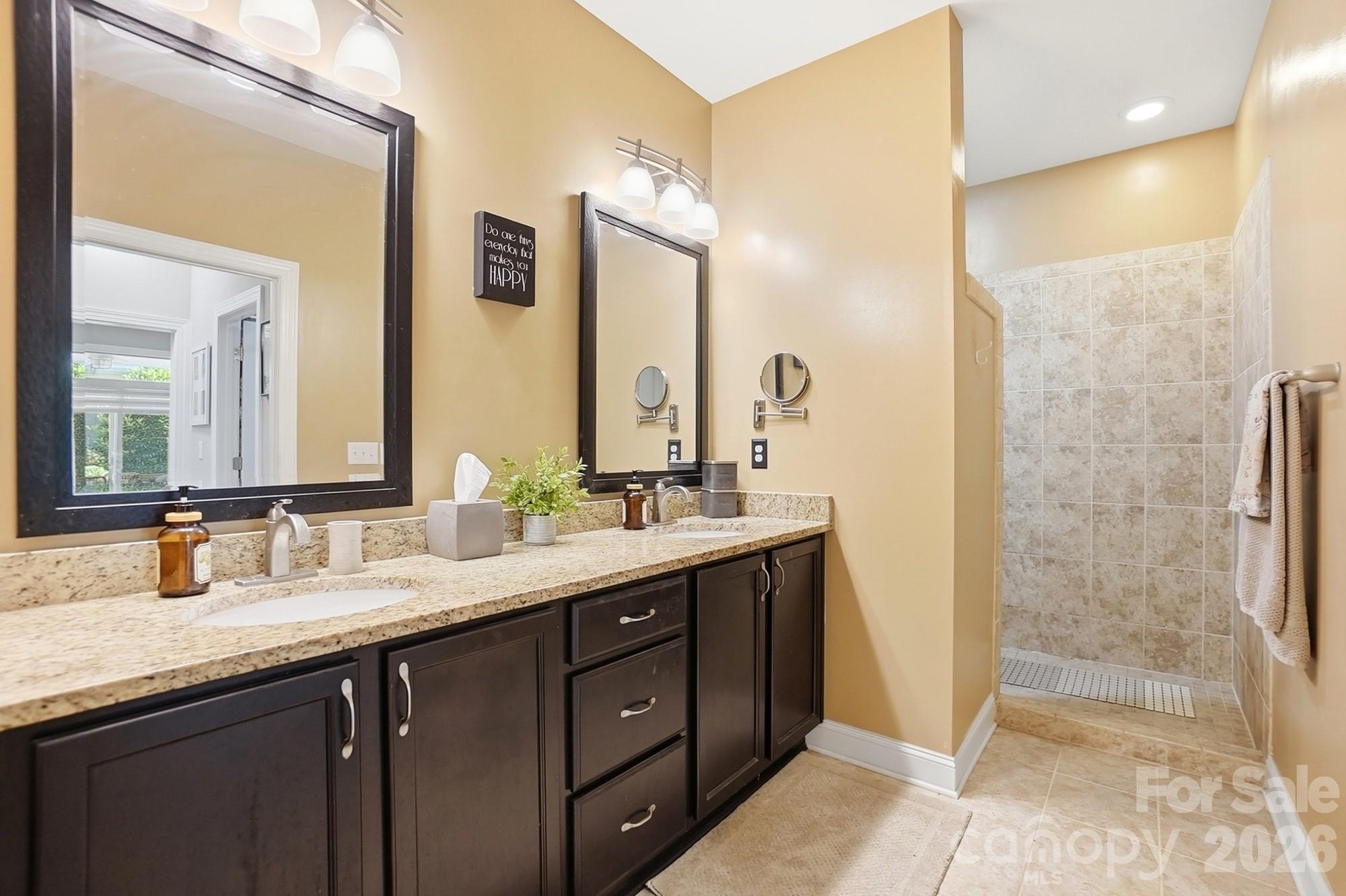1100 Avalon Place Property Photo 26