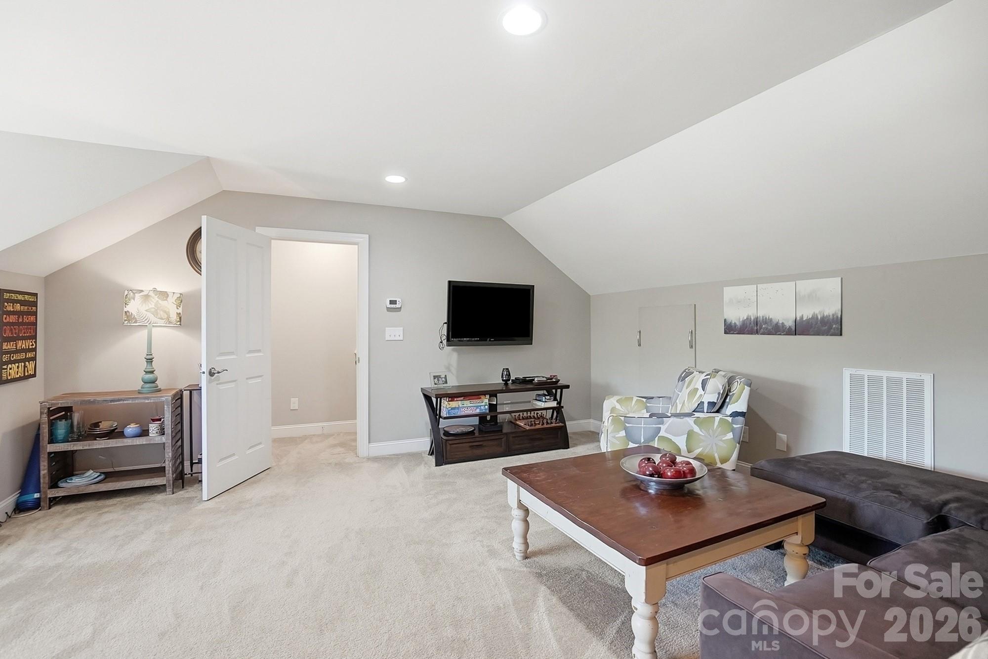 1100 Avalon Place Property Photo 34