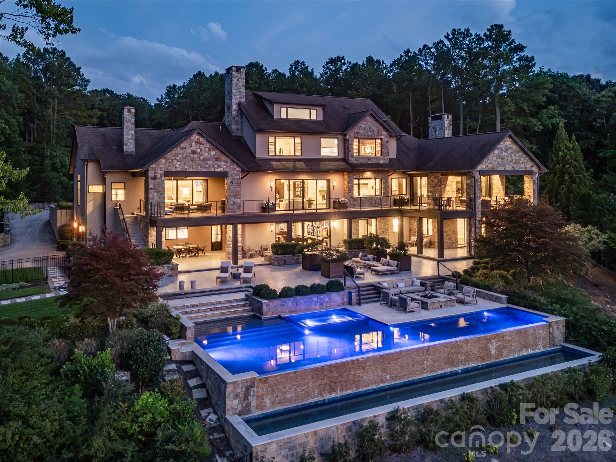 125 Quiet Waters Drive Property Photo