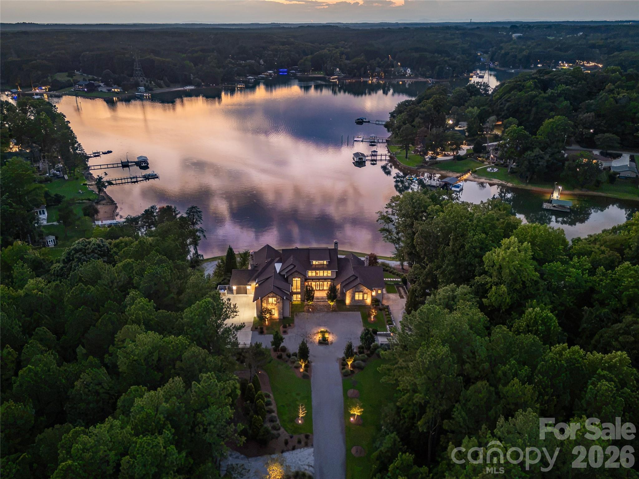 125 Quiet Waters Drive Property Photo 3