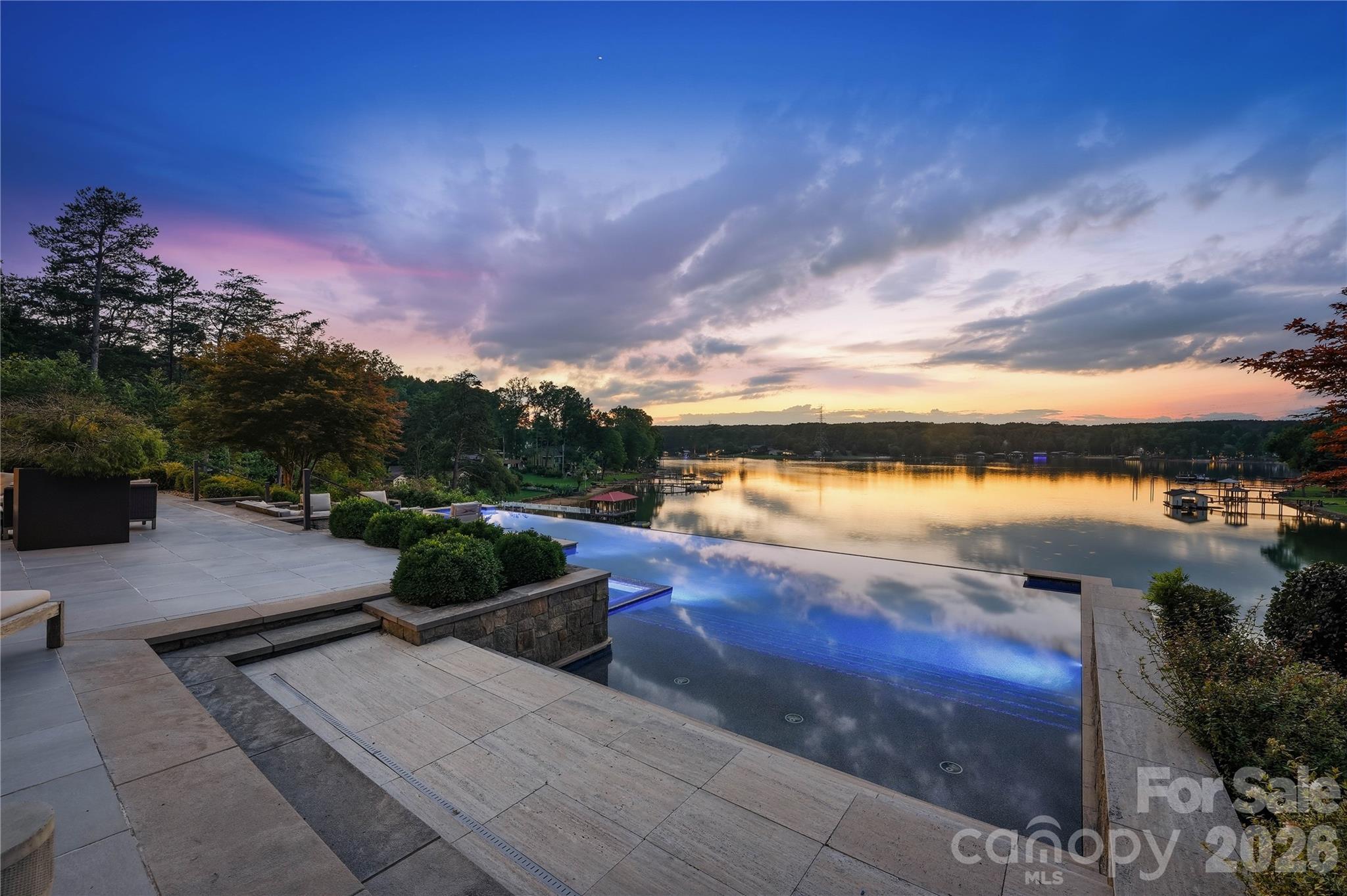 125 Quiet Waters Drive Property Photo 6