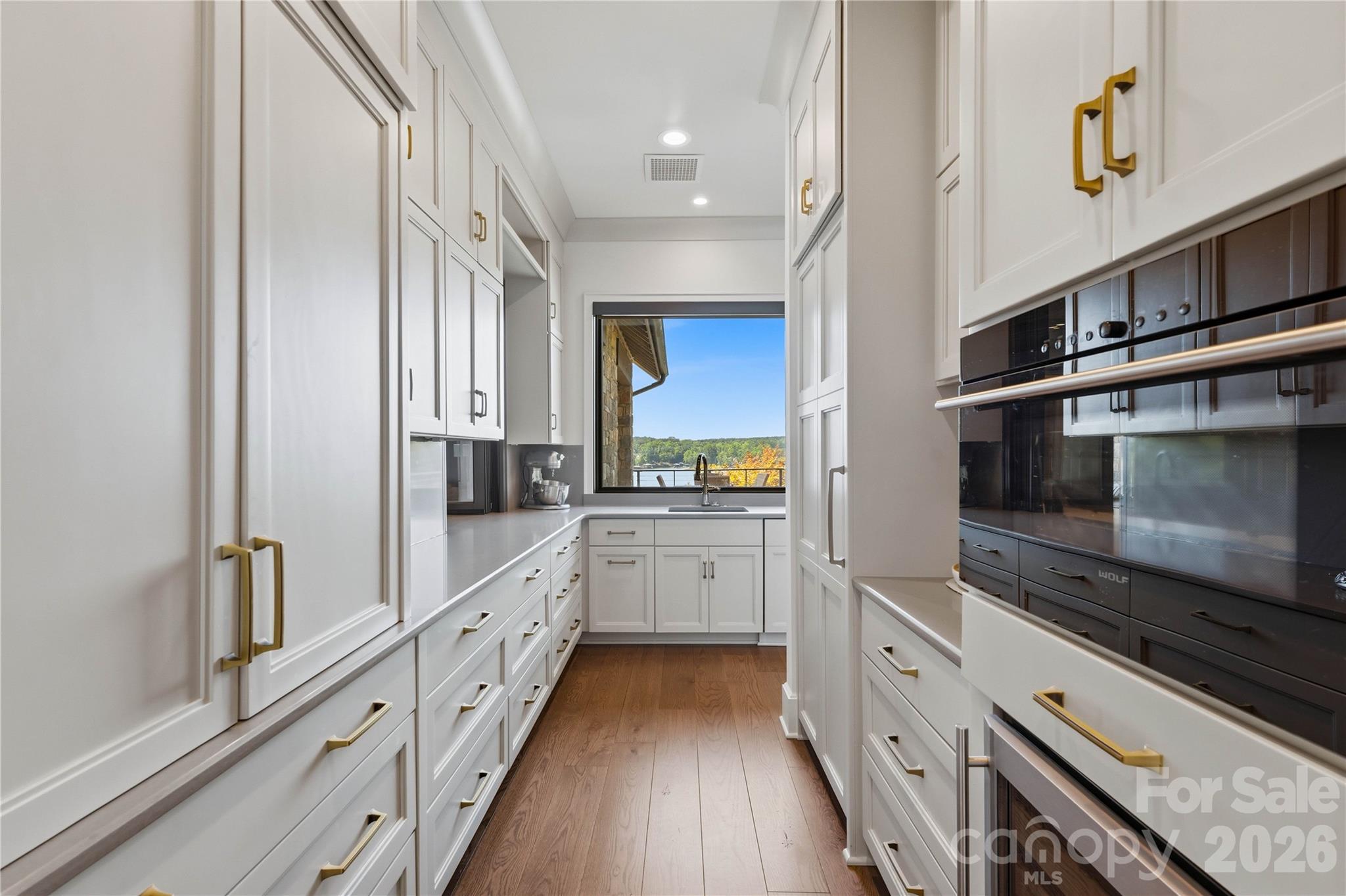 125 Quiet Waters Drive Property Photo 16