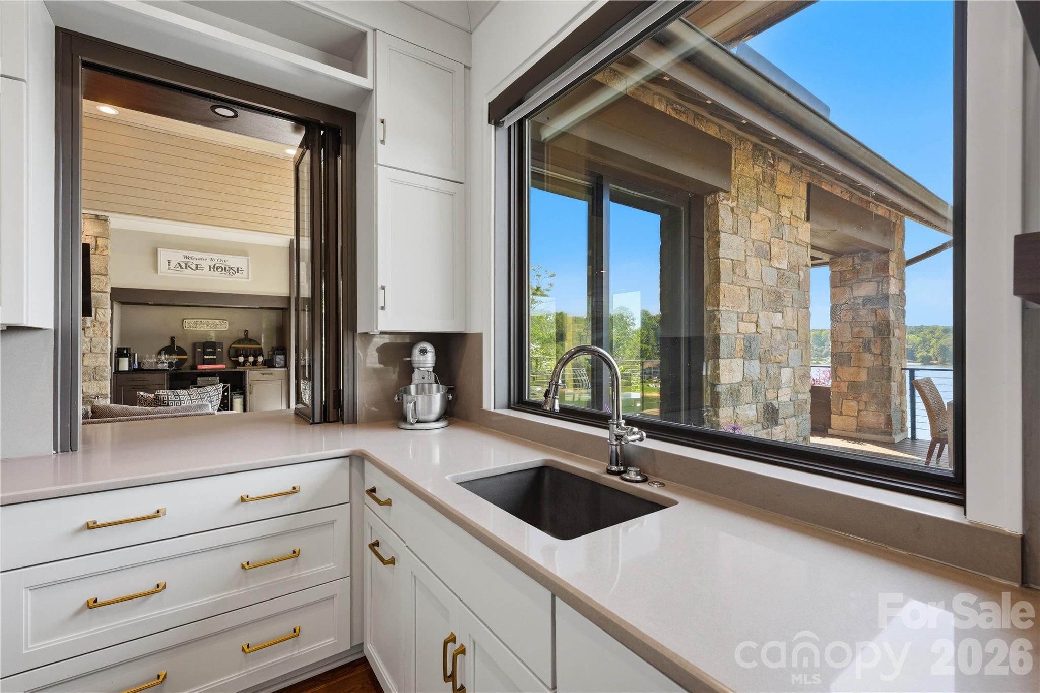 125 Quiet Waters Drive Property Photo 17