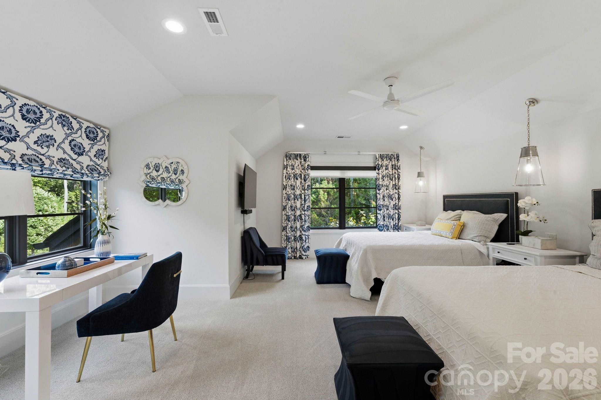 125 Quiet Waters Drive Property Photo 35