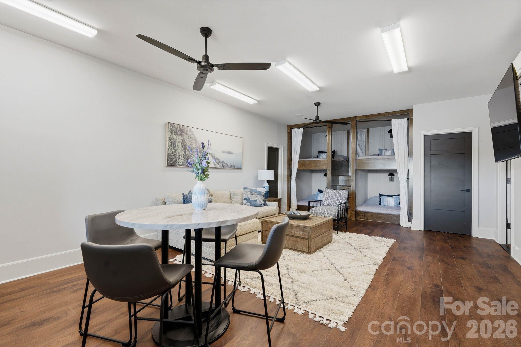 125 Quiet Waters Drive Property Photo 42