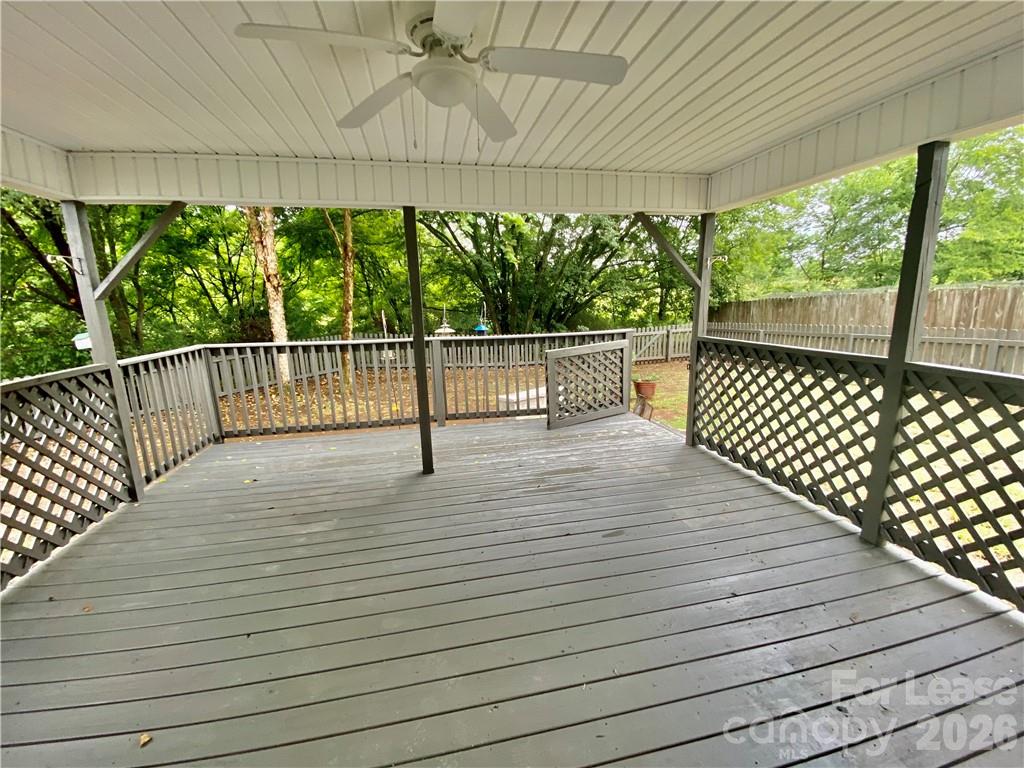 3008 Hawick Commons Drive Property Photo 7