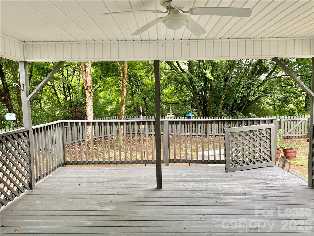 3008 Hawick Commons Drive Property Photo 8