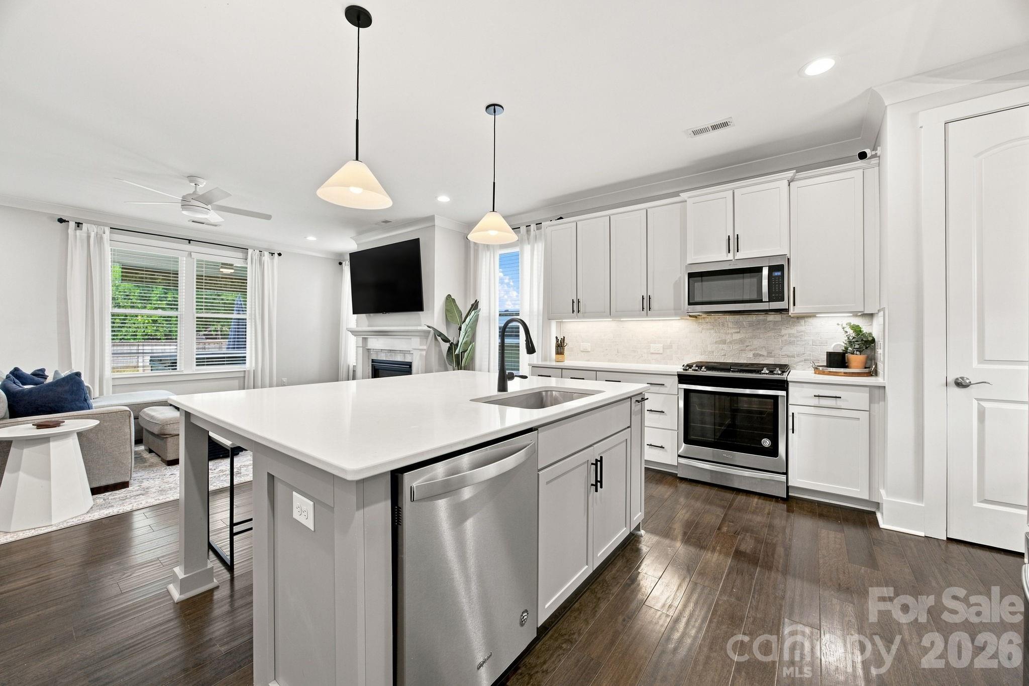 227 Sylvania Avenue Property Photo 18