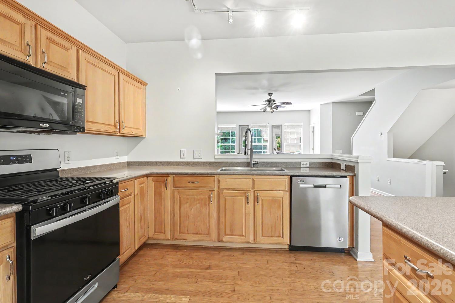 5413 Werburgh Street Property Photo 6