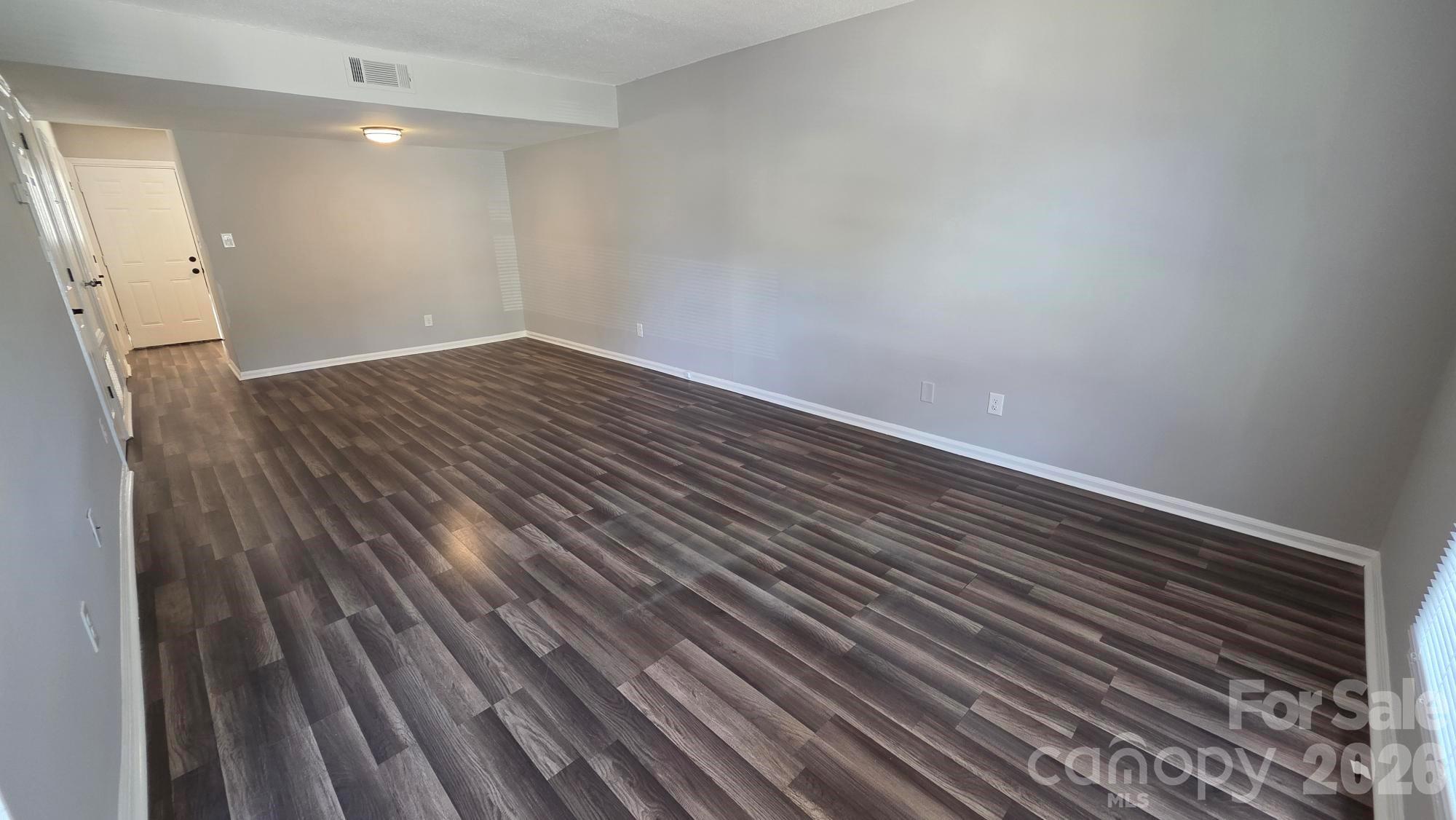 7906 Oak Meadow Court Property Photo 3