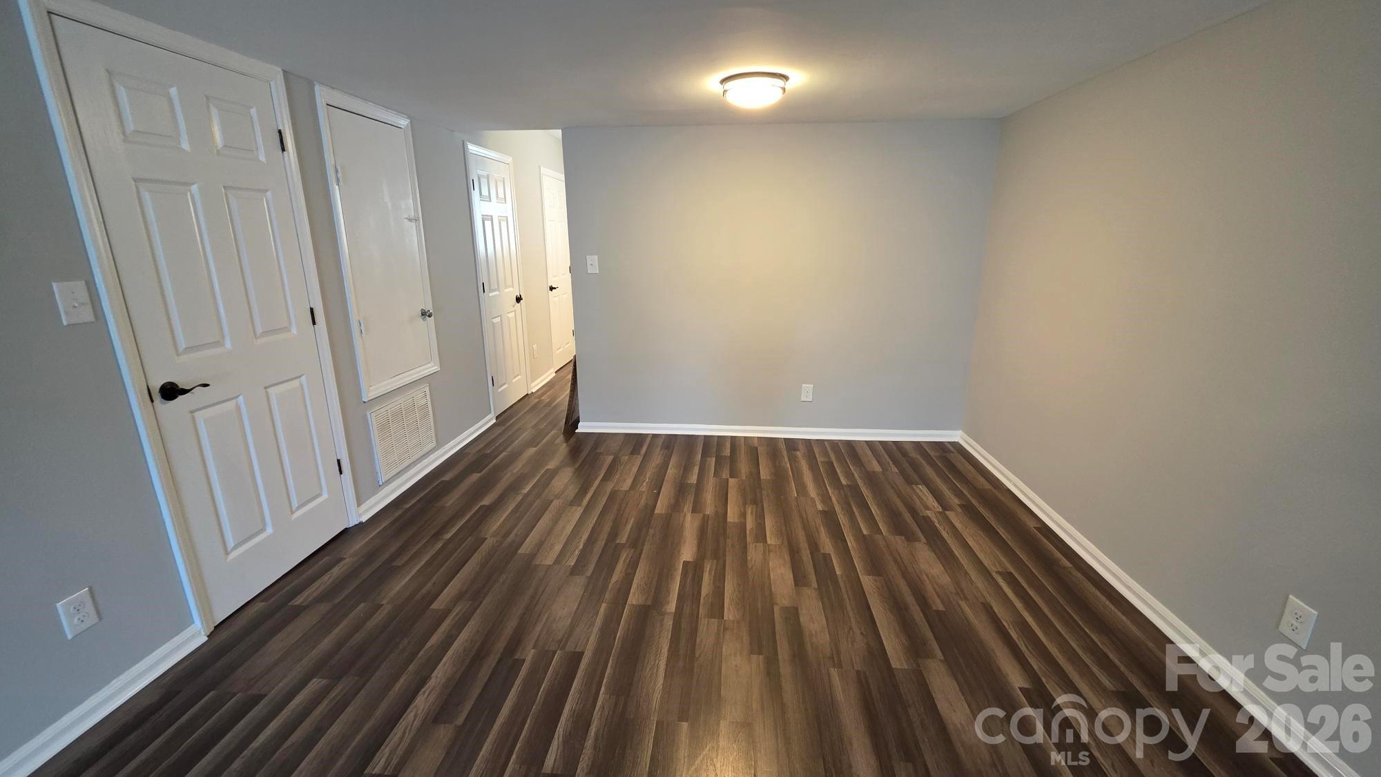 7906 Oak Meadow Court Property Photo 7