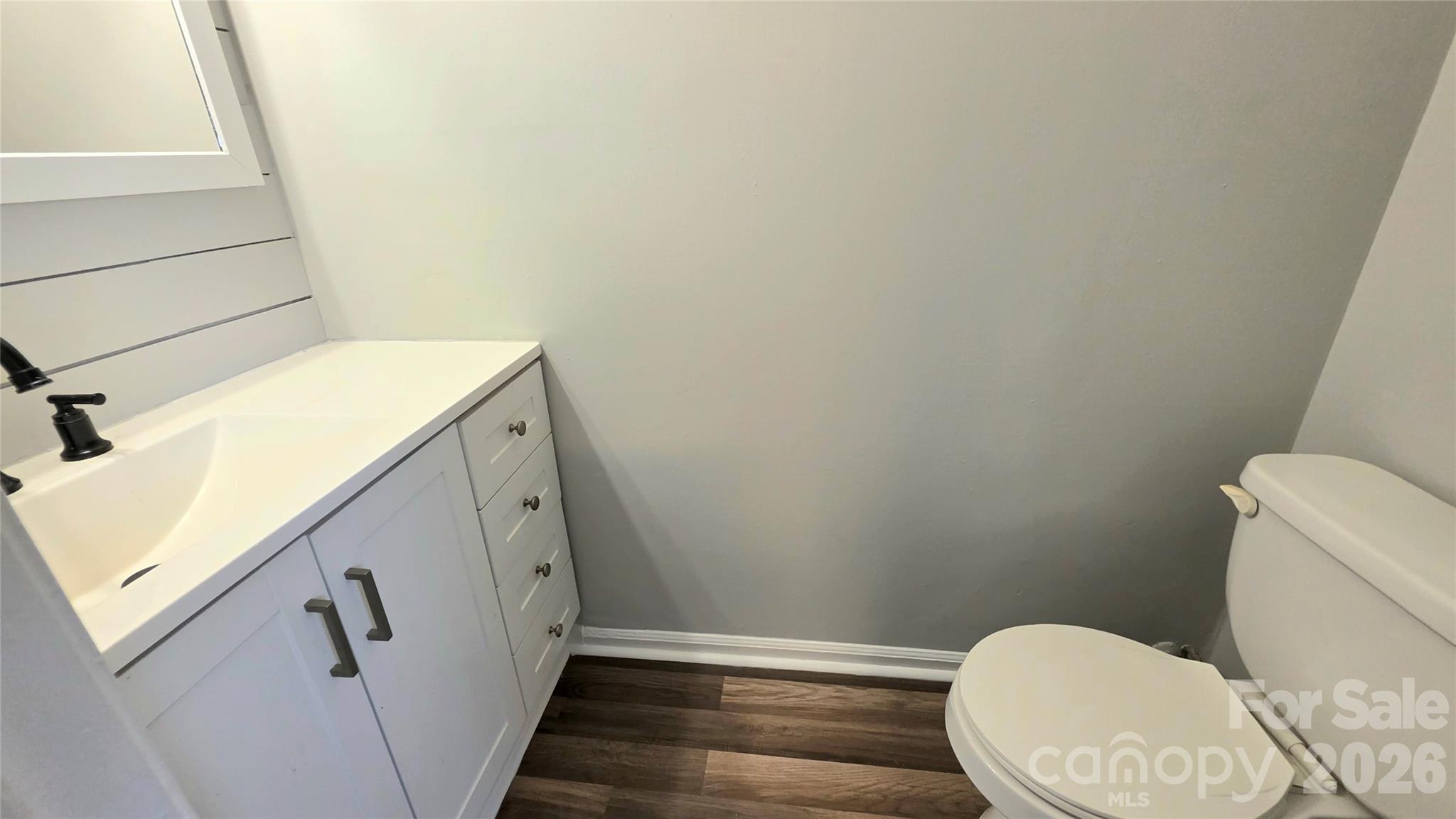7906 Oak Meadow Court Property Photo 9
