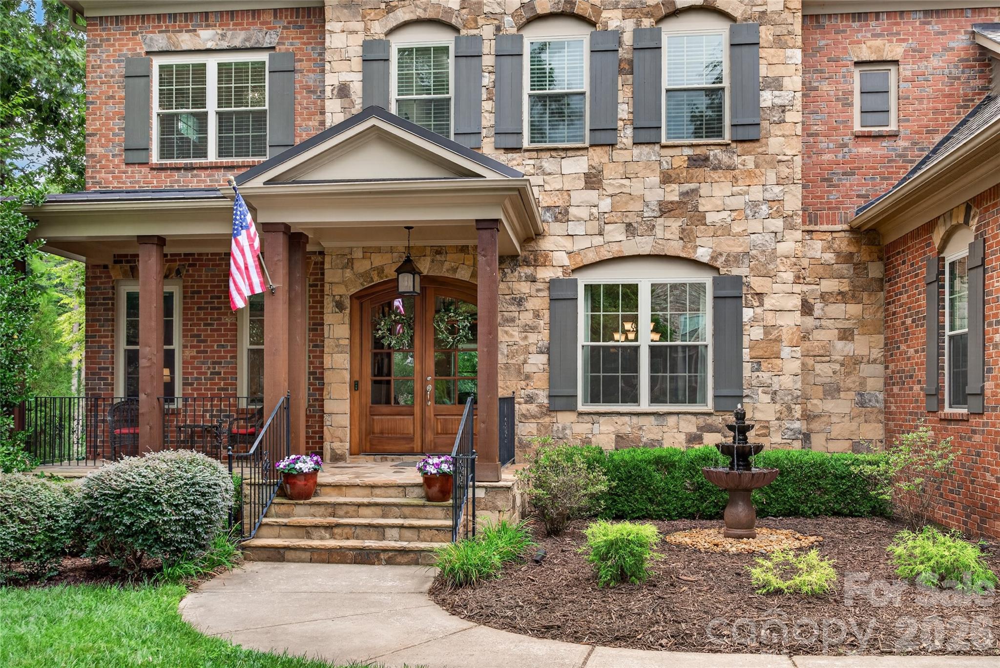 1504 Waybridge Way Property Photo 2