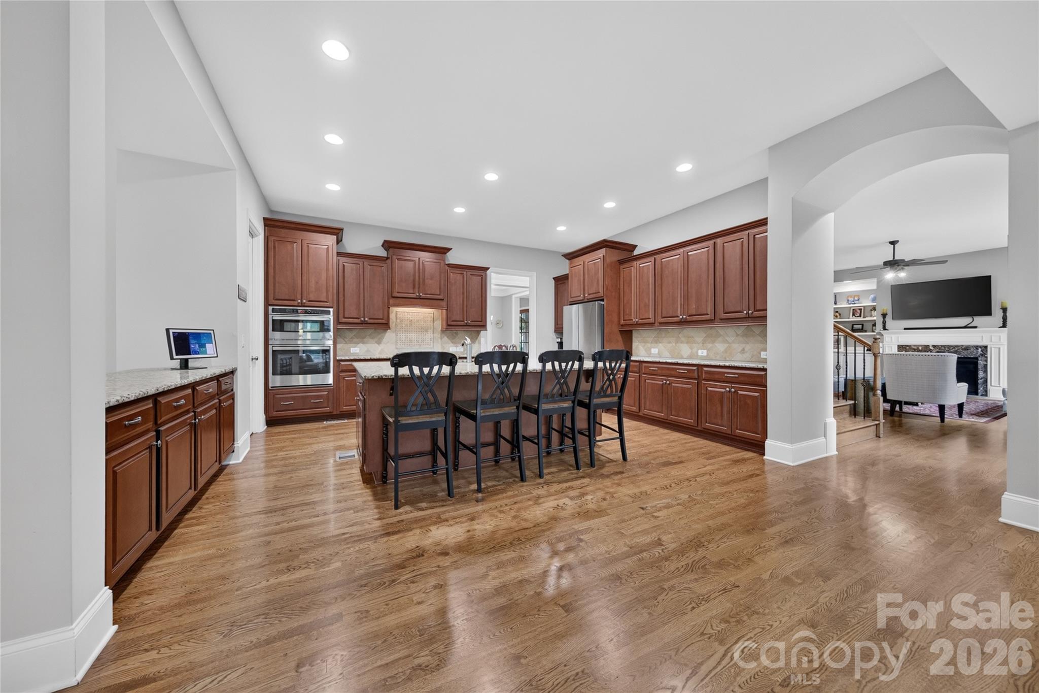 1504 Waybridge Way Property Photo 3