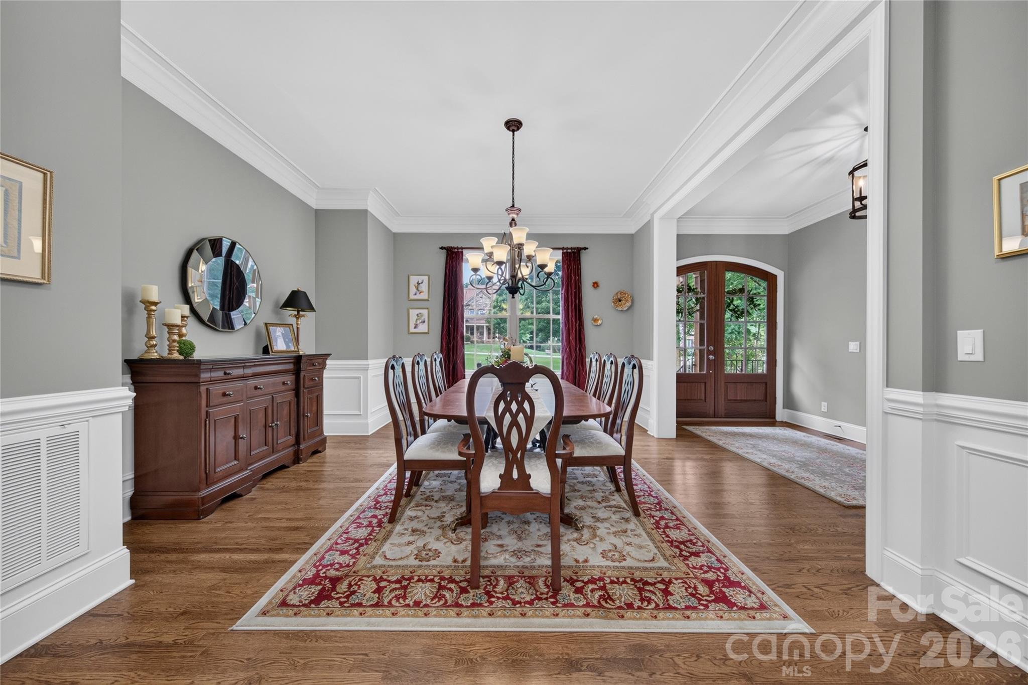 1504 Waybridge Way Property Photo 4