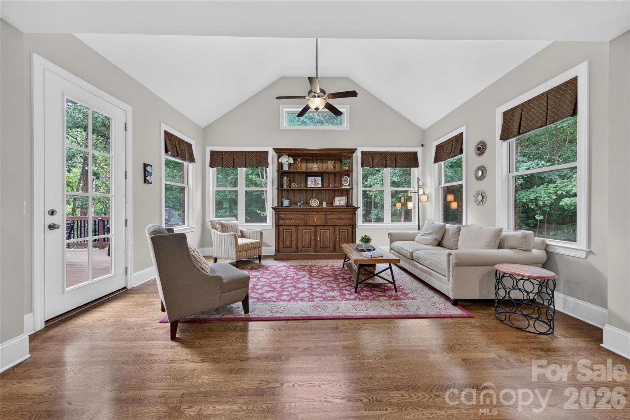 1504 Waybridge Way Property Photo 8