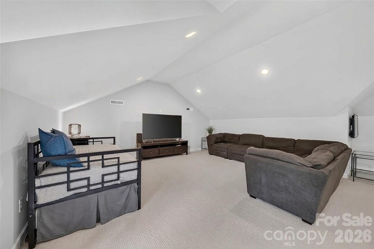 1504 Waybridge Way Property Photo 22