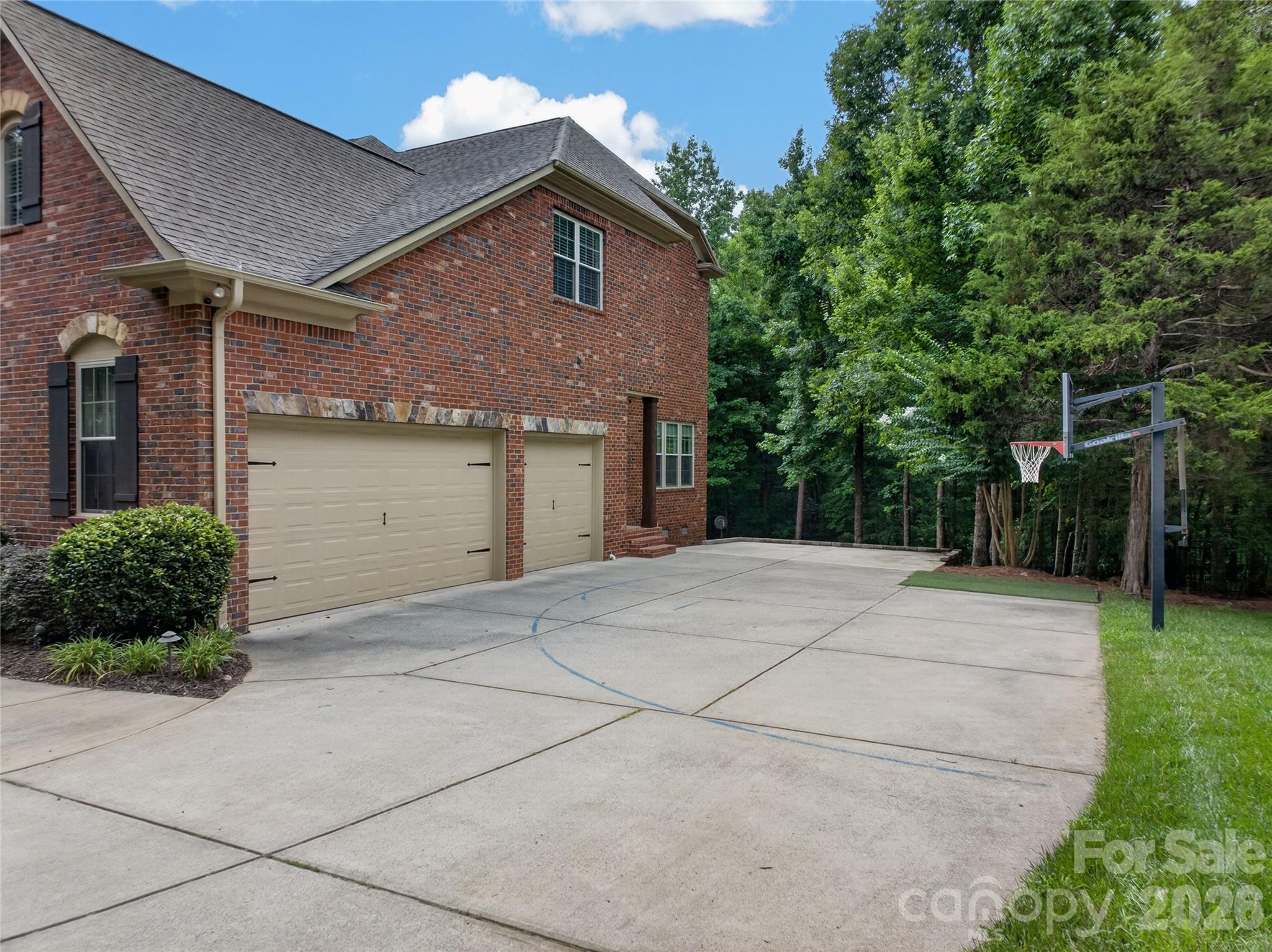 1504 Waybridge Way Property Photo 32