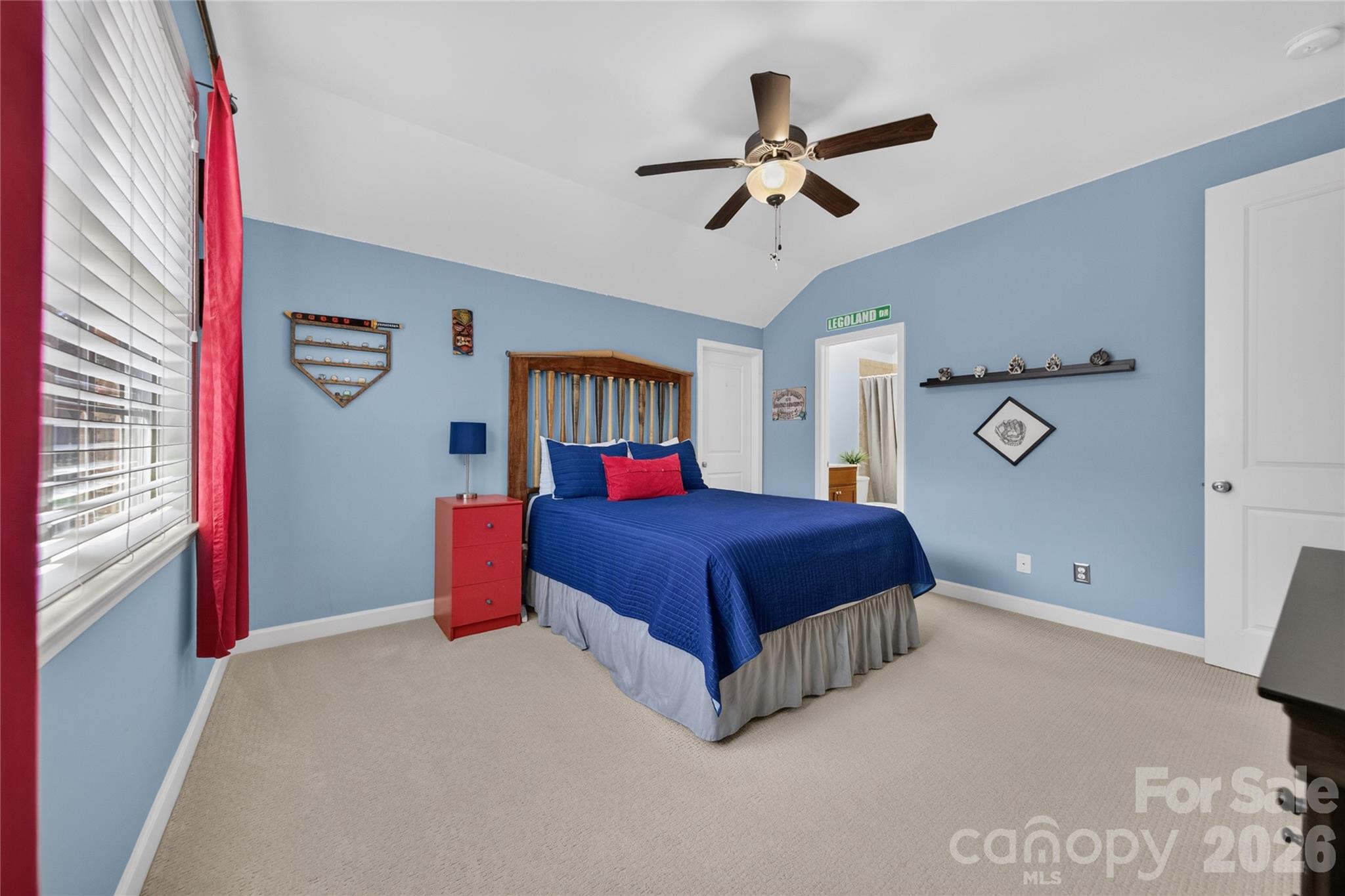 1504 Waybridge Way Property Photo 32
