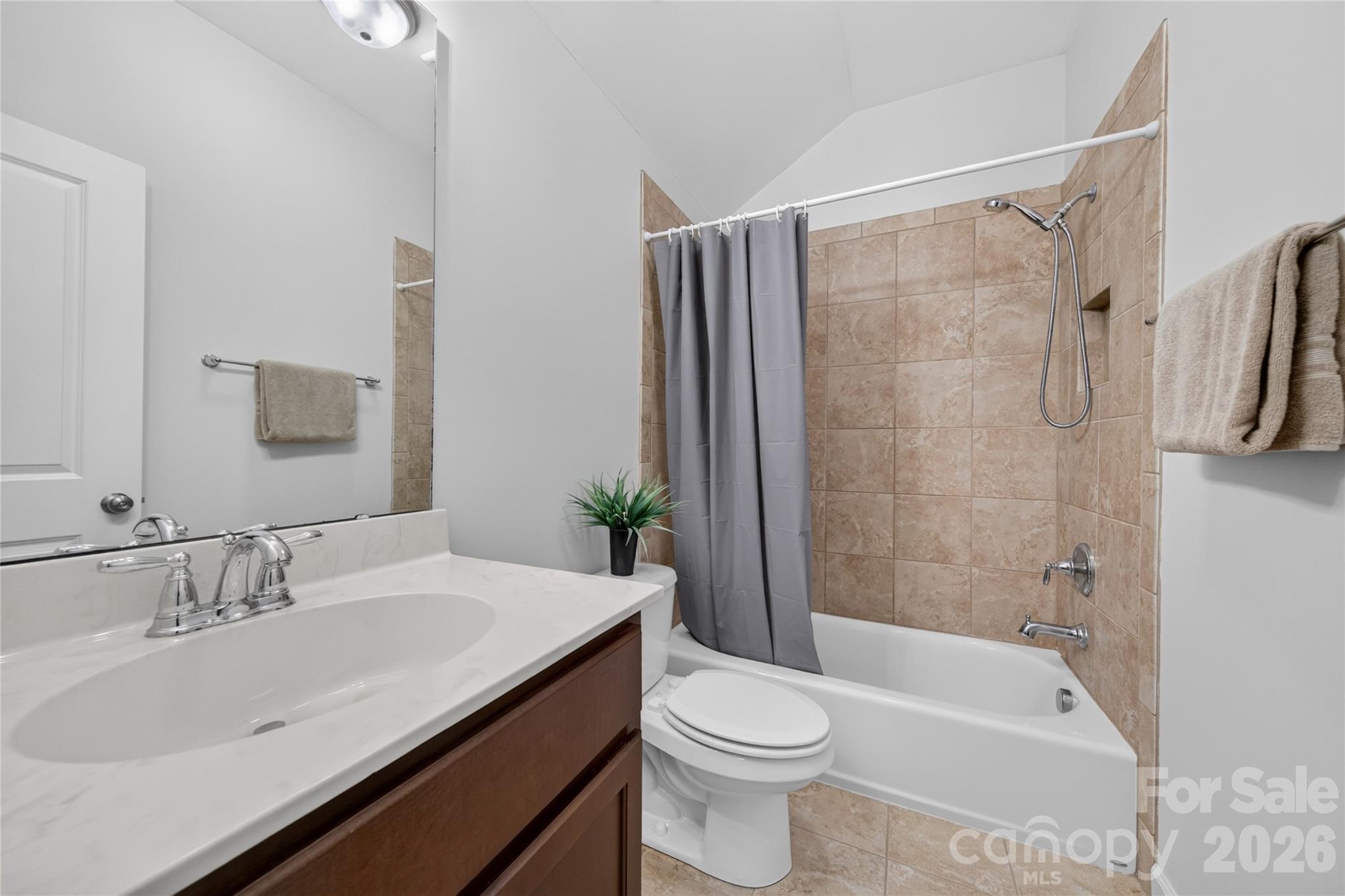 1504 Waybridge Way Property Photo 33