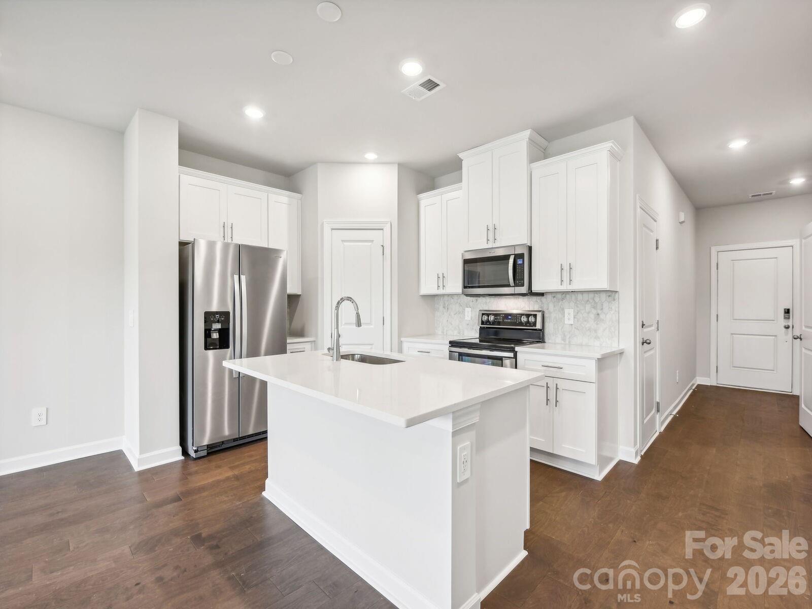 9041 Foggy Brook Loop Property Photo 10