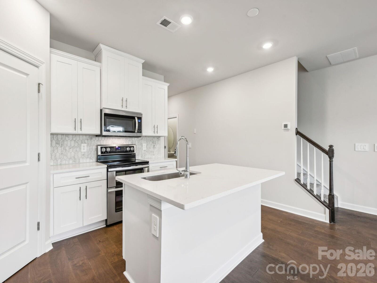 9041 Foggy Brook Loop Property Photo 11