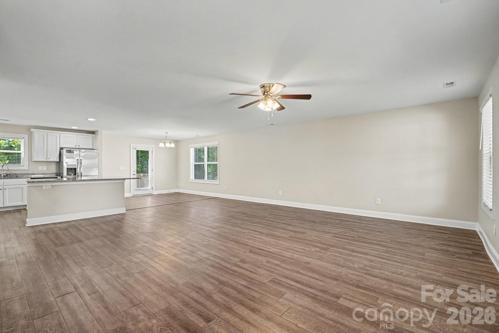 1548 Mayfair Drive Property Photo 2