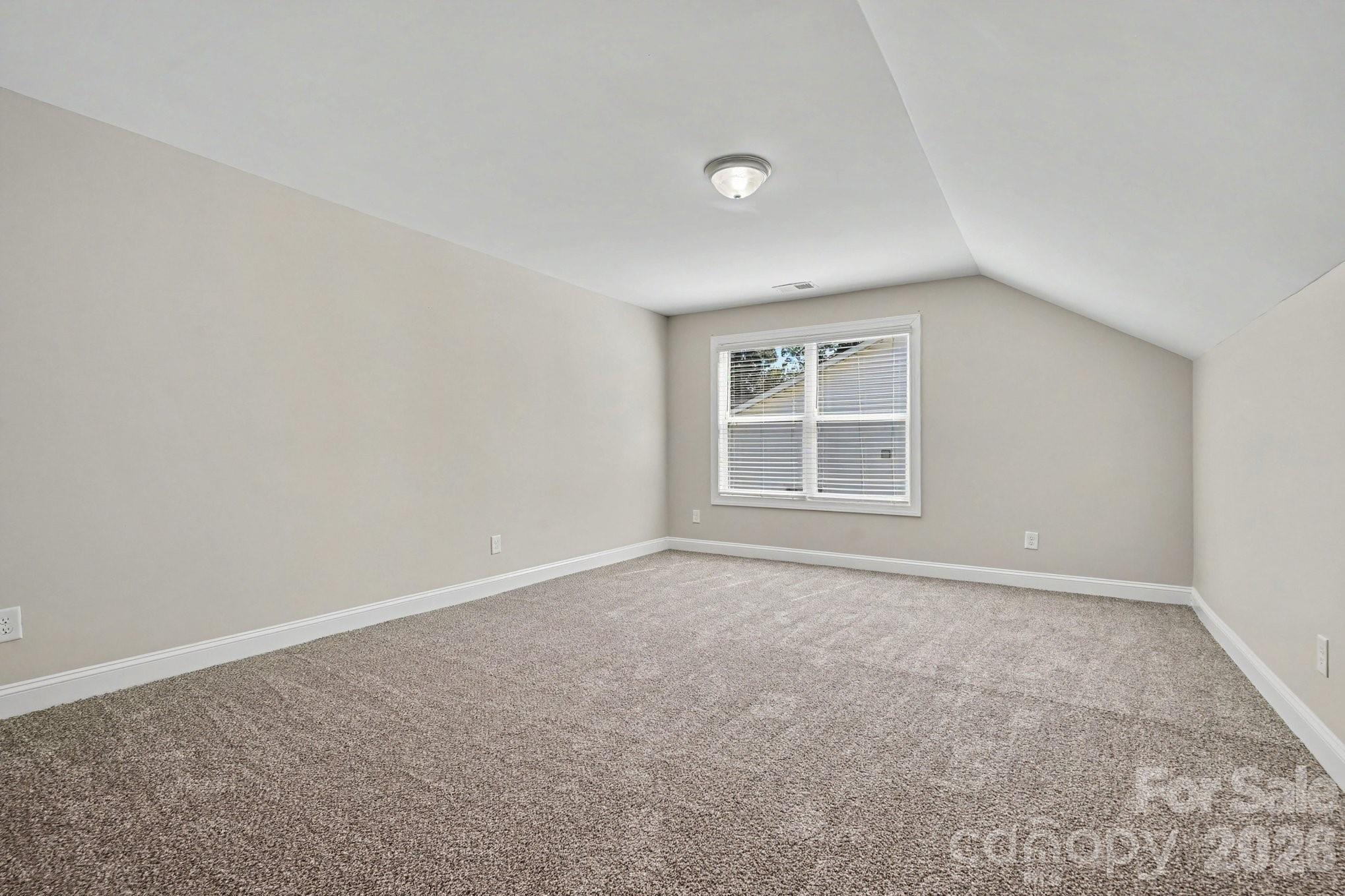1548 Mayfair Drive Property Photo 8