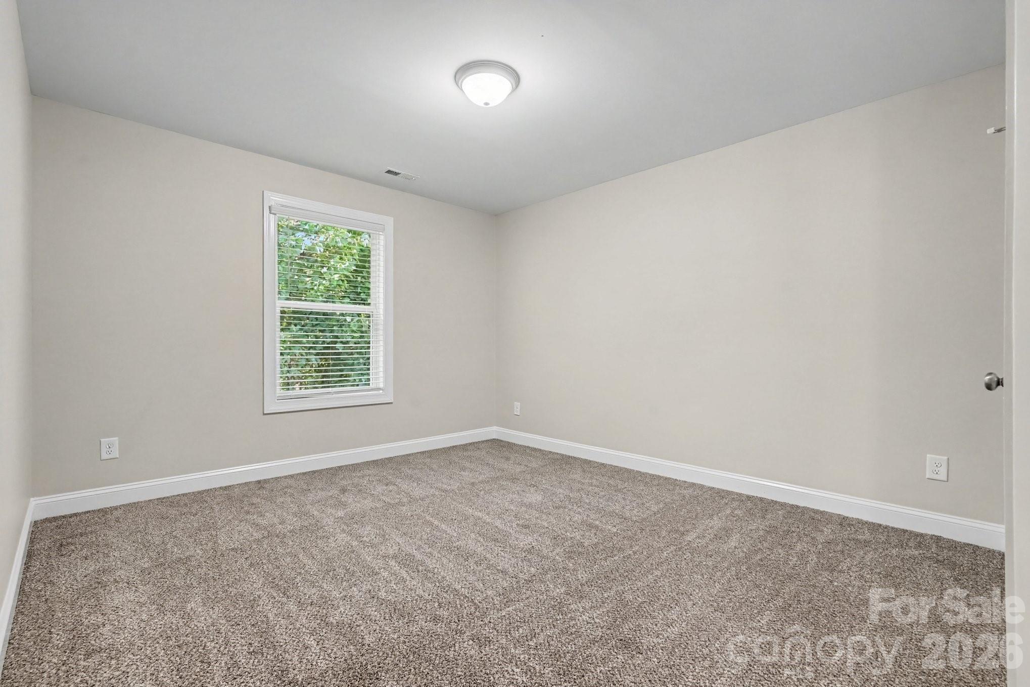 1548 Mayfair Drive Property Photo 10