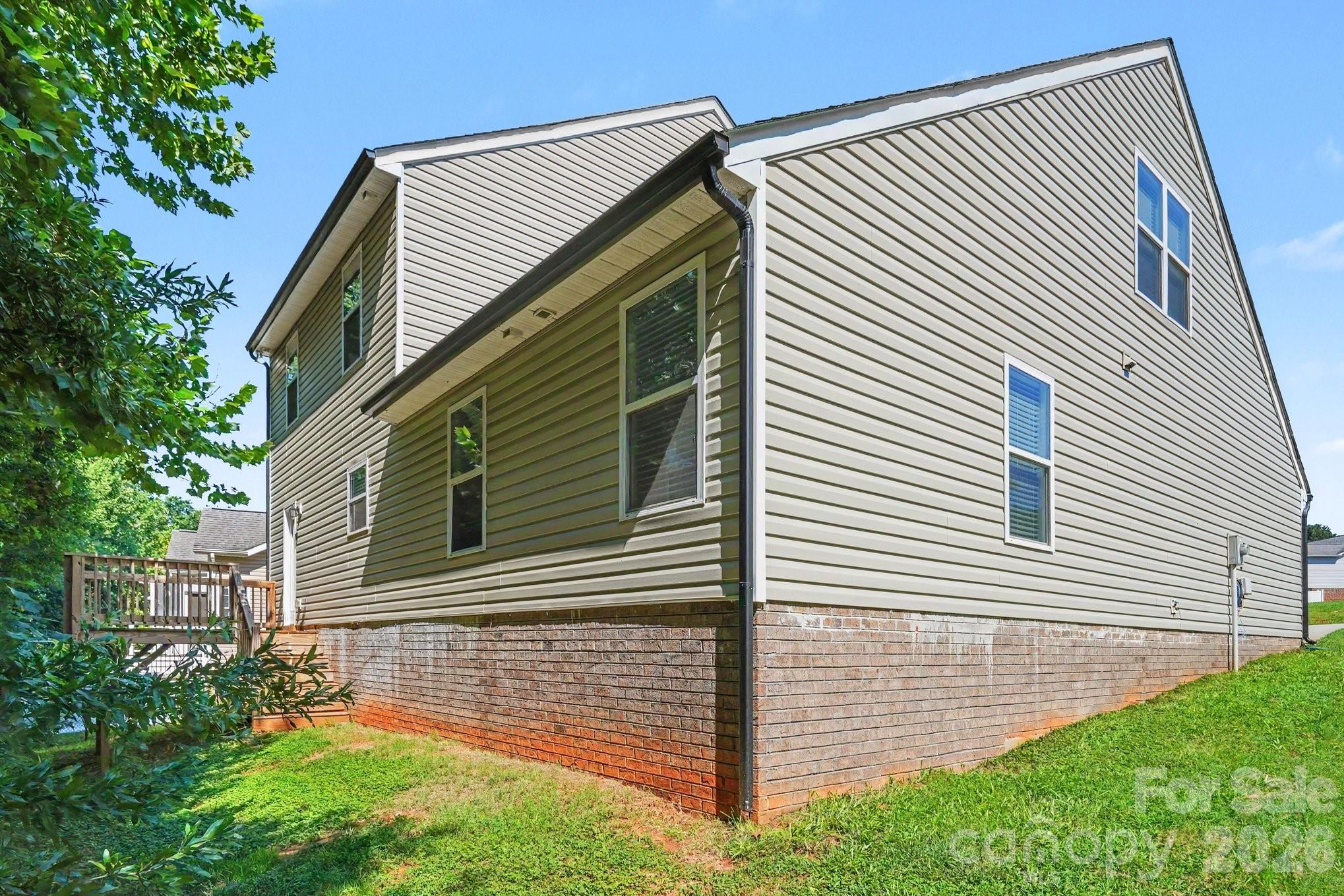 1548 Mayfair Drive Property Photo 16