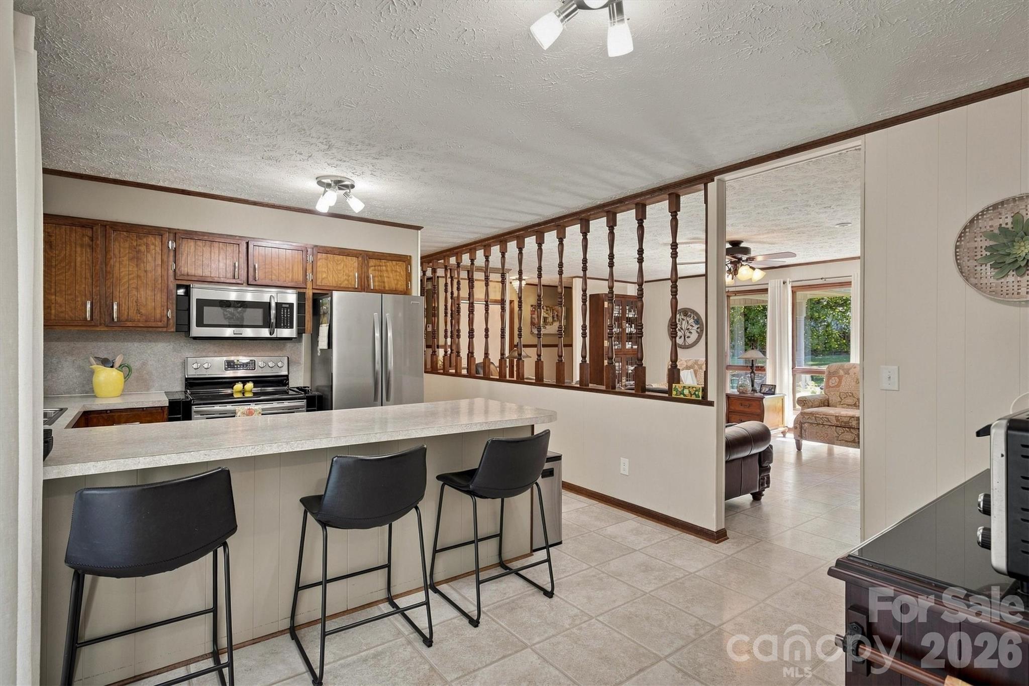 5158 Bob Farr Drive Property Photo 4