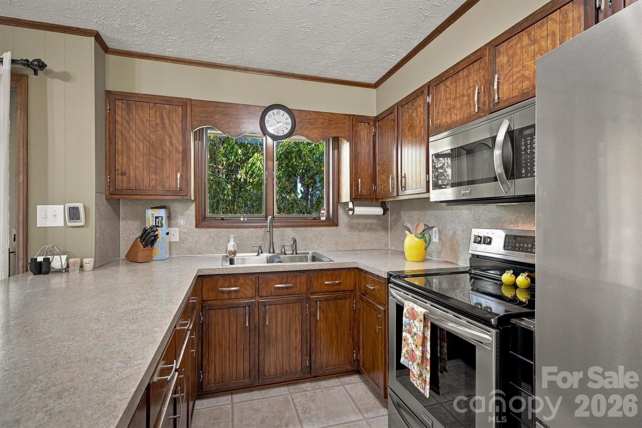 5158 Bob Farr Drive Property Photo 5