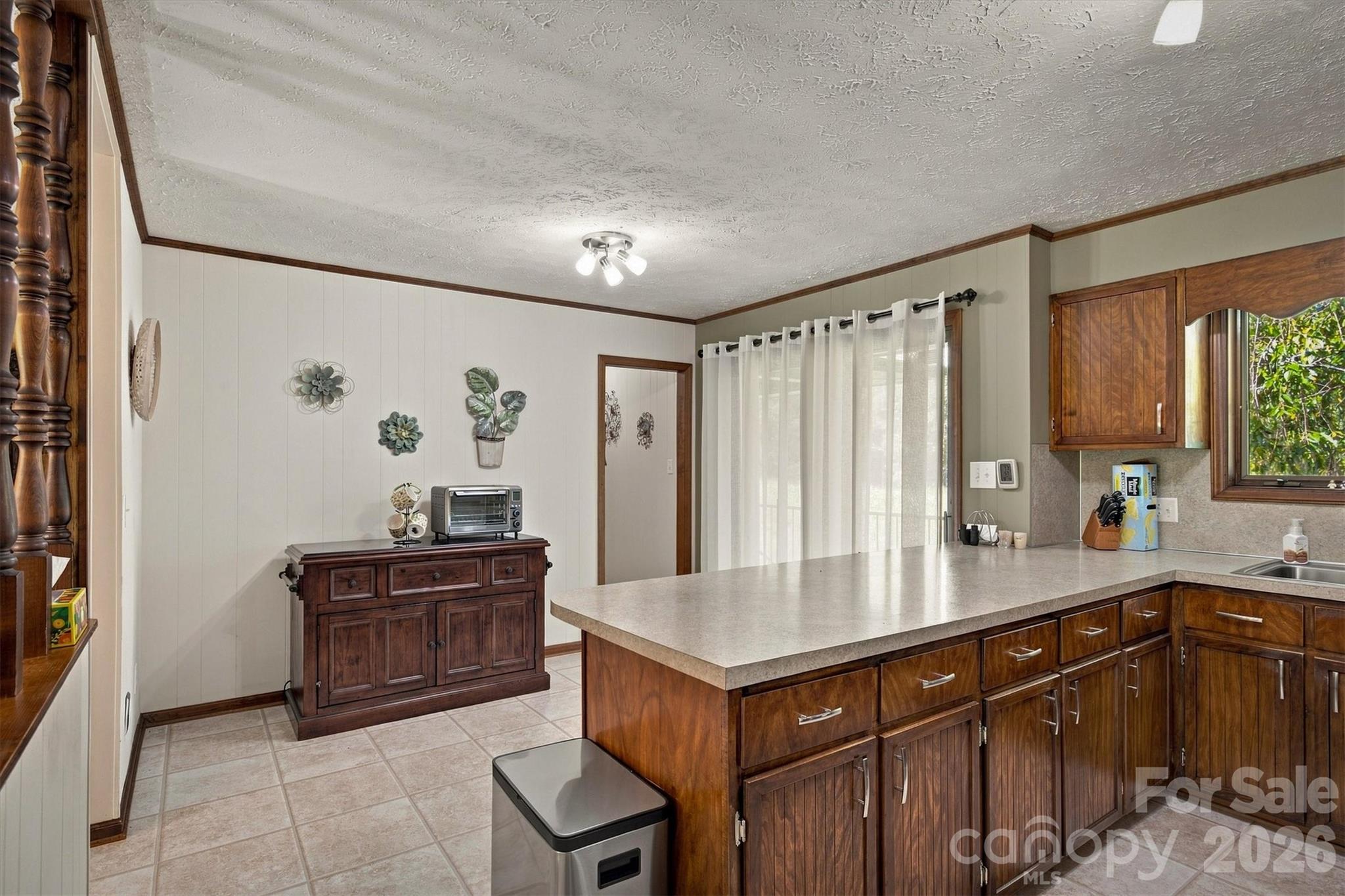 5158 Bob Farr Drive Property Photo 6