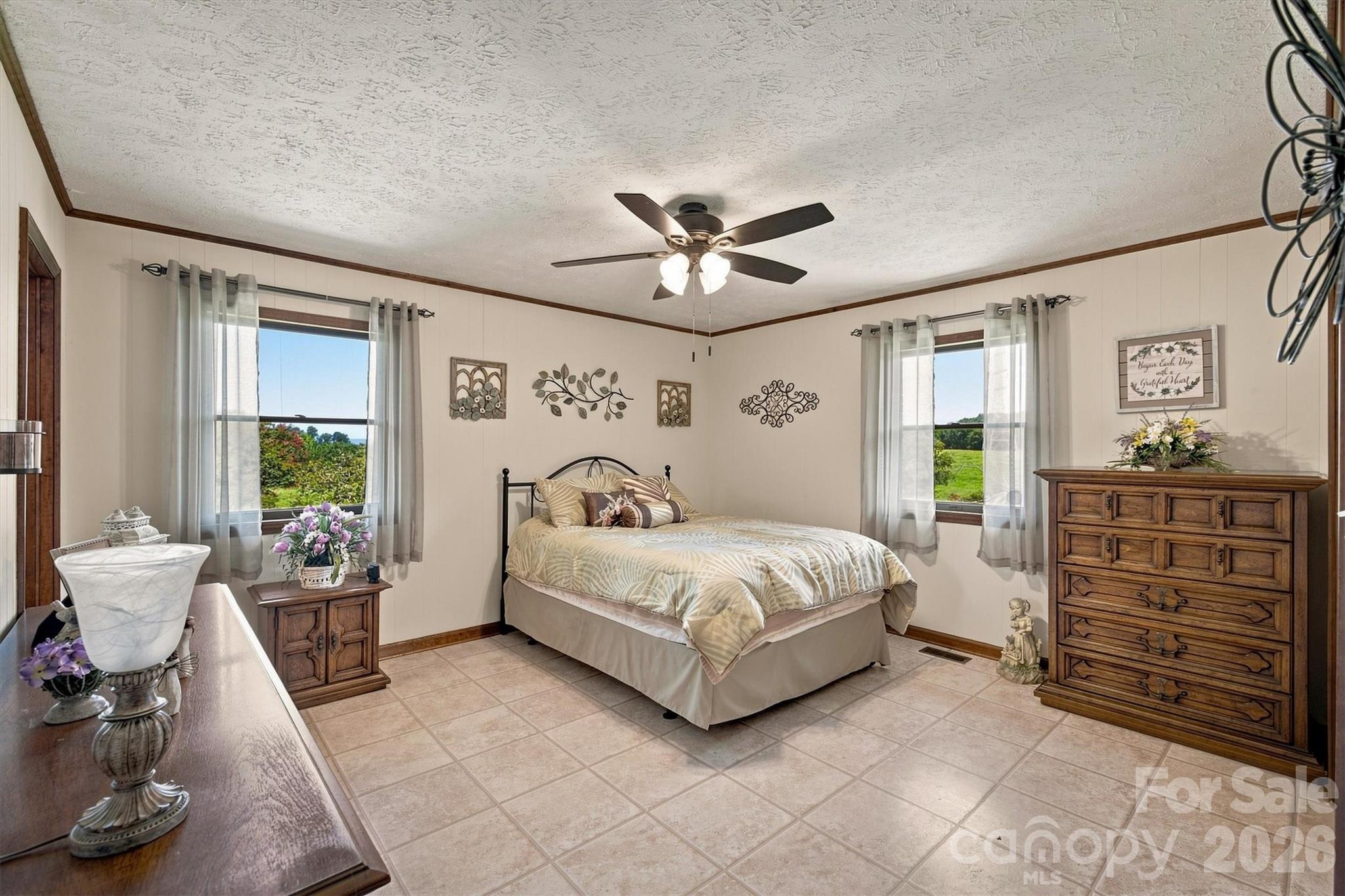 5158 Bob Farr Drive Property Photo 8