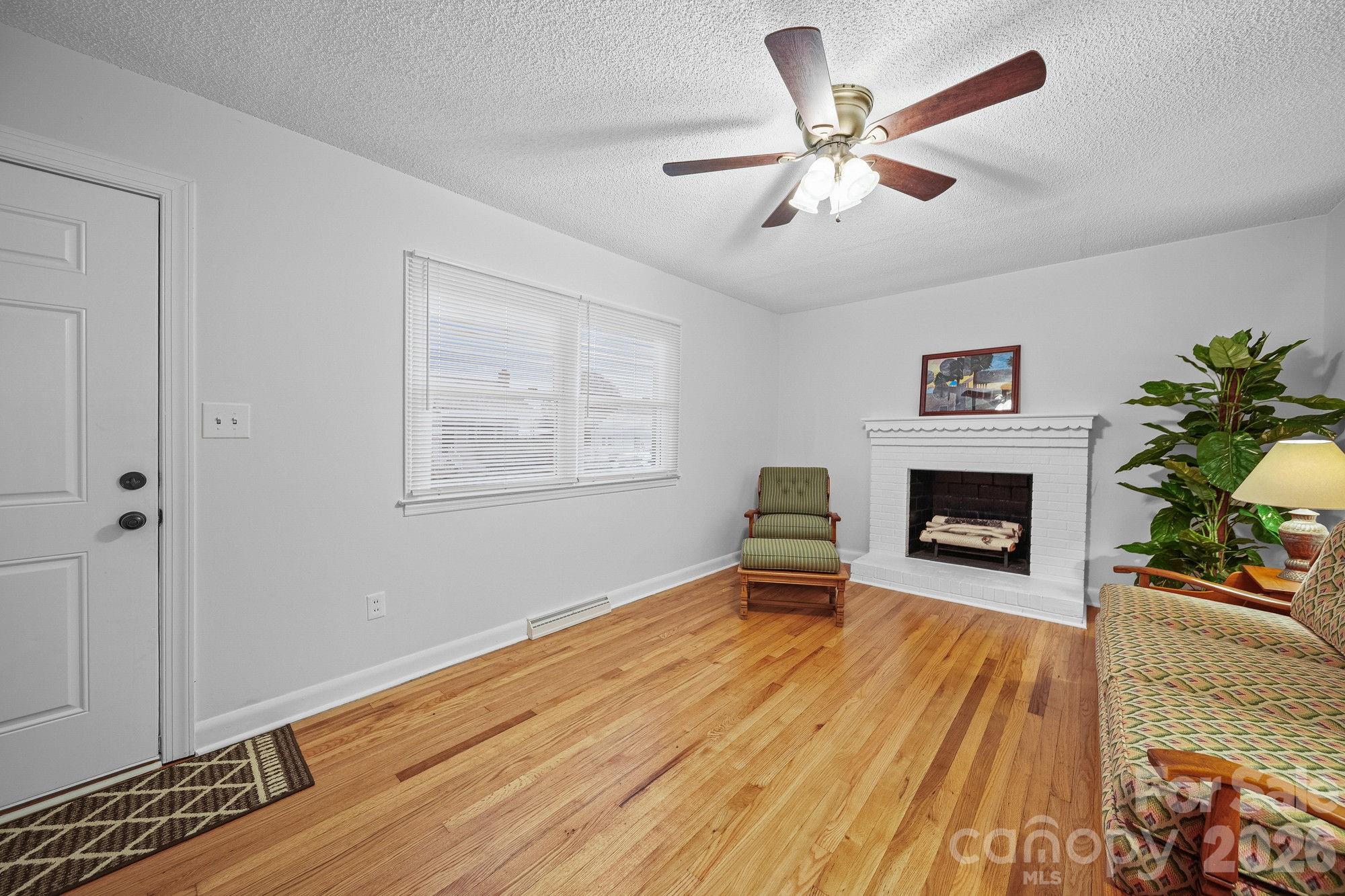 304 Ford Street Property Photo 5