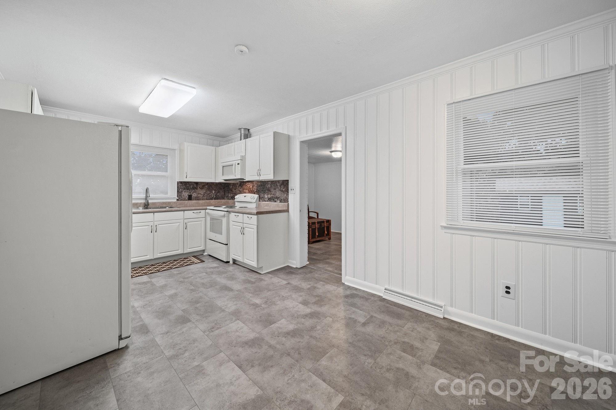 304 Ford Street Property Photo 9