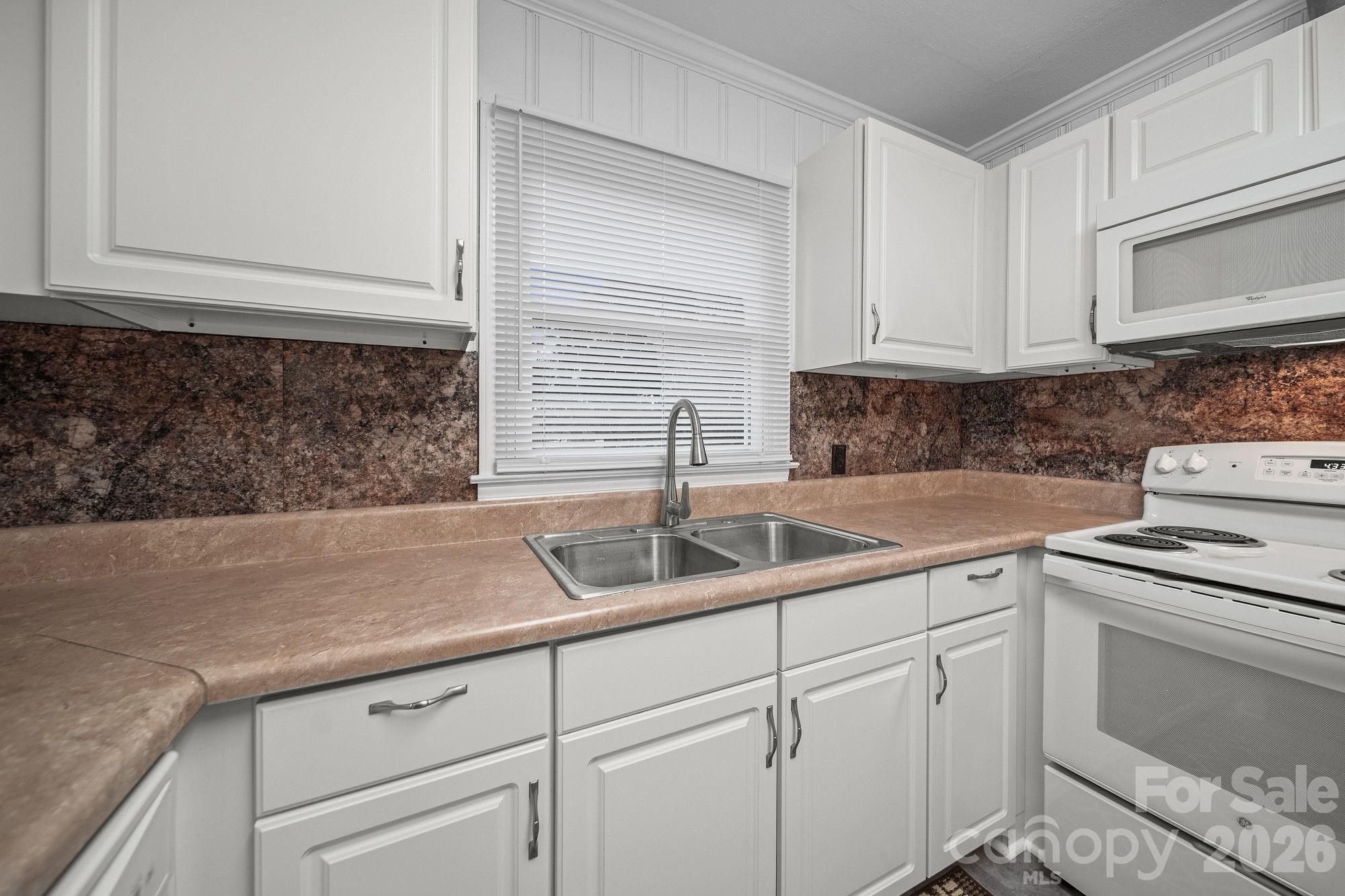 304 Ford Street Property Photo 12