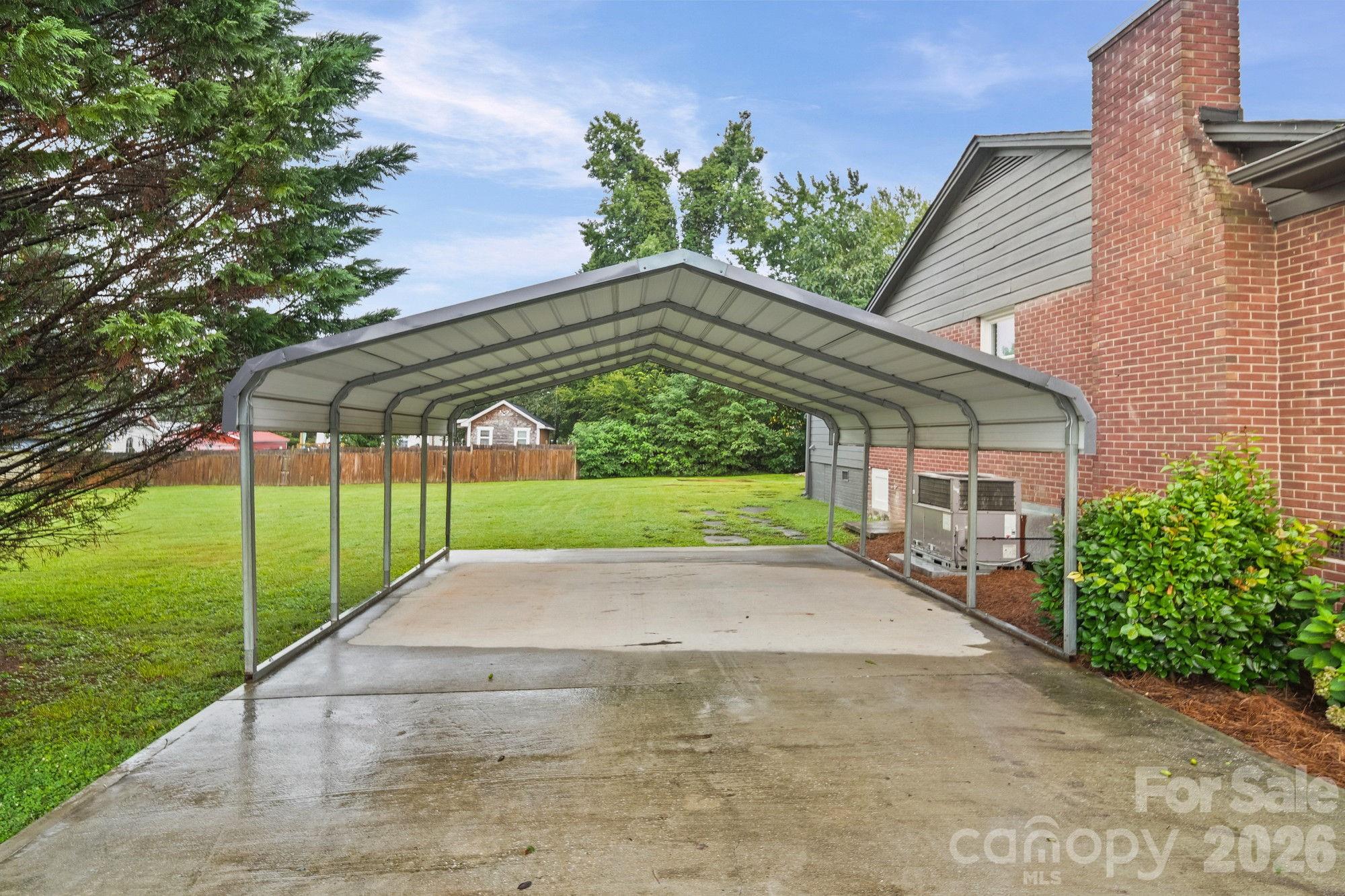 304 Ford Street Property Photo 29