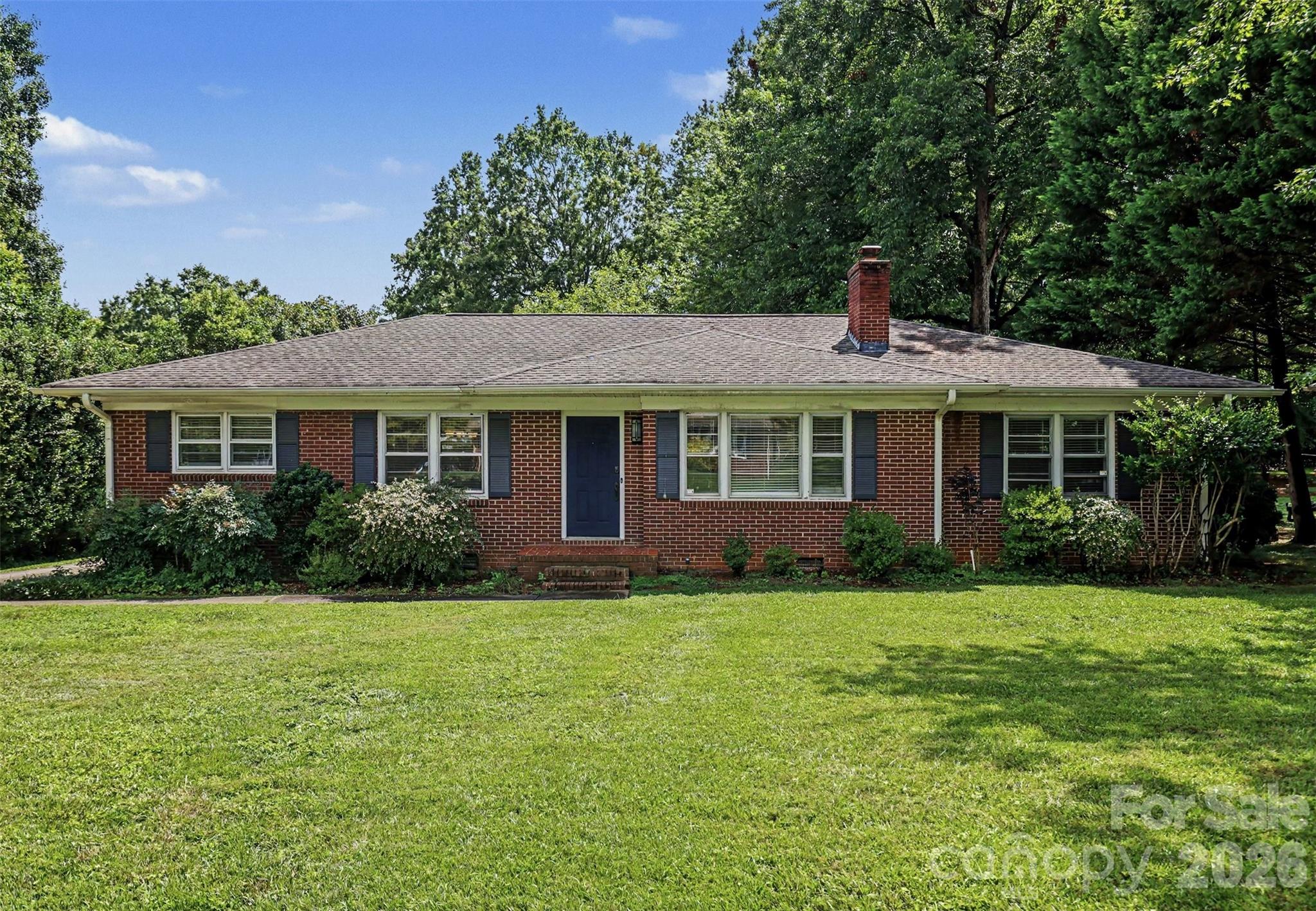 1819 Lumpkin Circle Property Photo 5