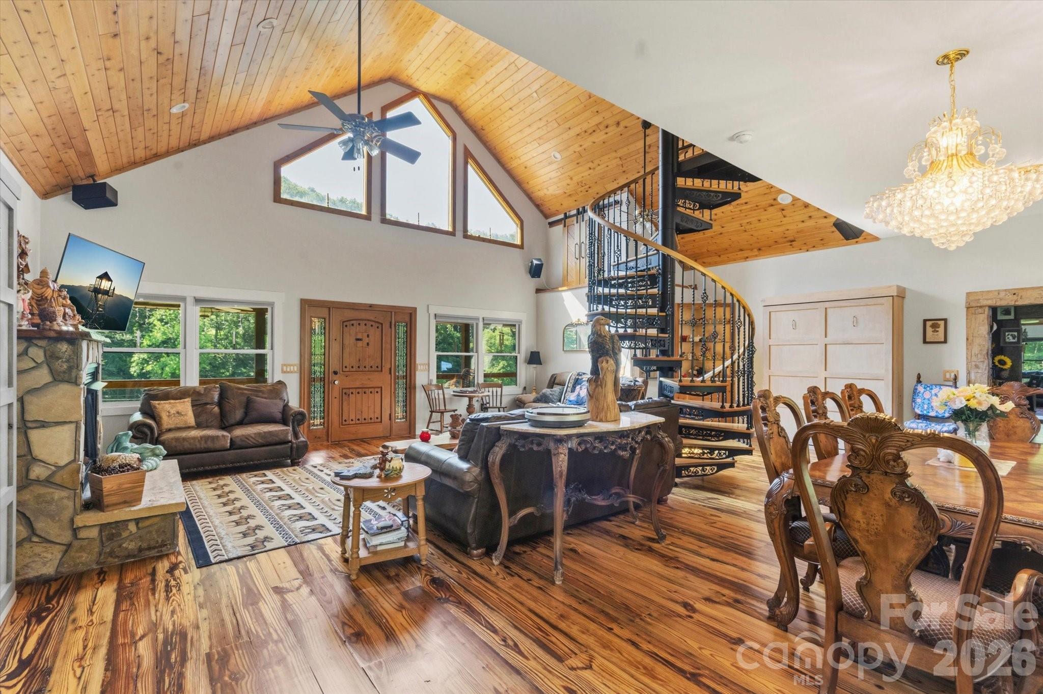 2533 Coopers Creek Road Property Photo 4