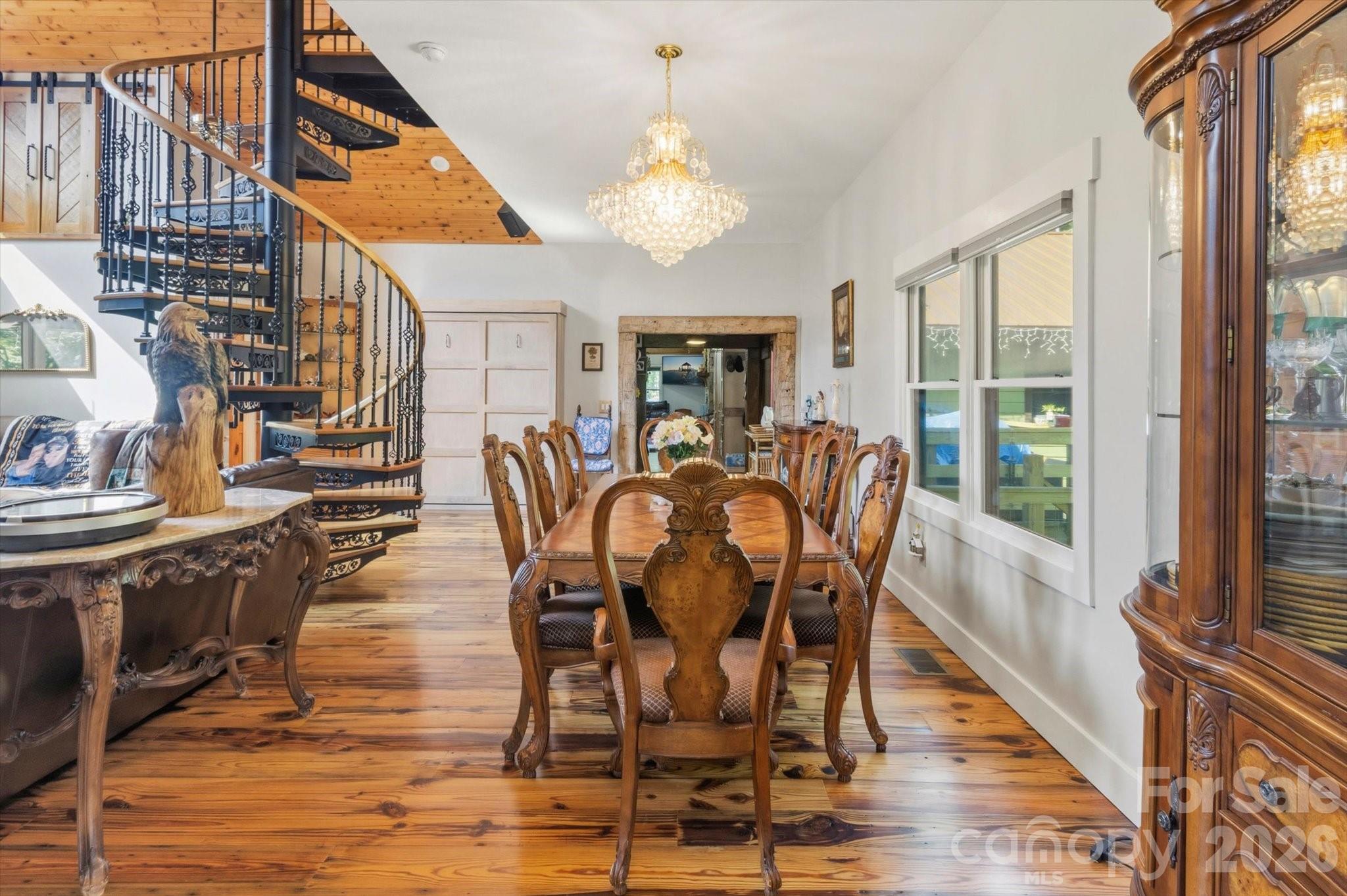 2533 Coopers Creek Road Property Photo 5