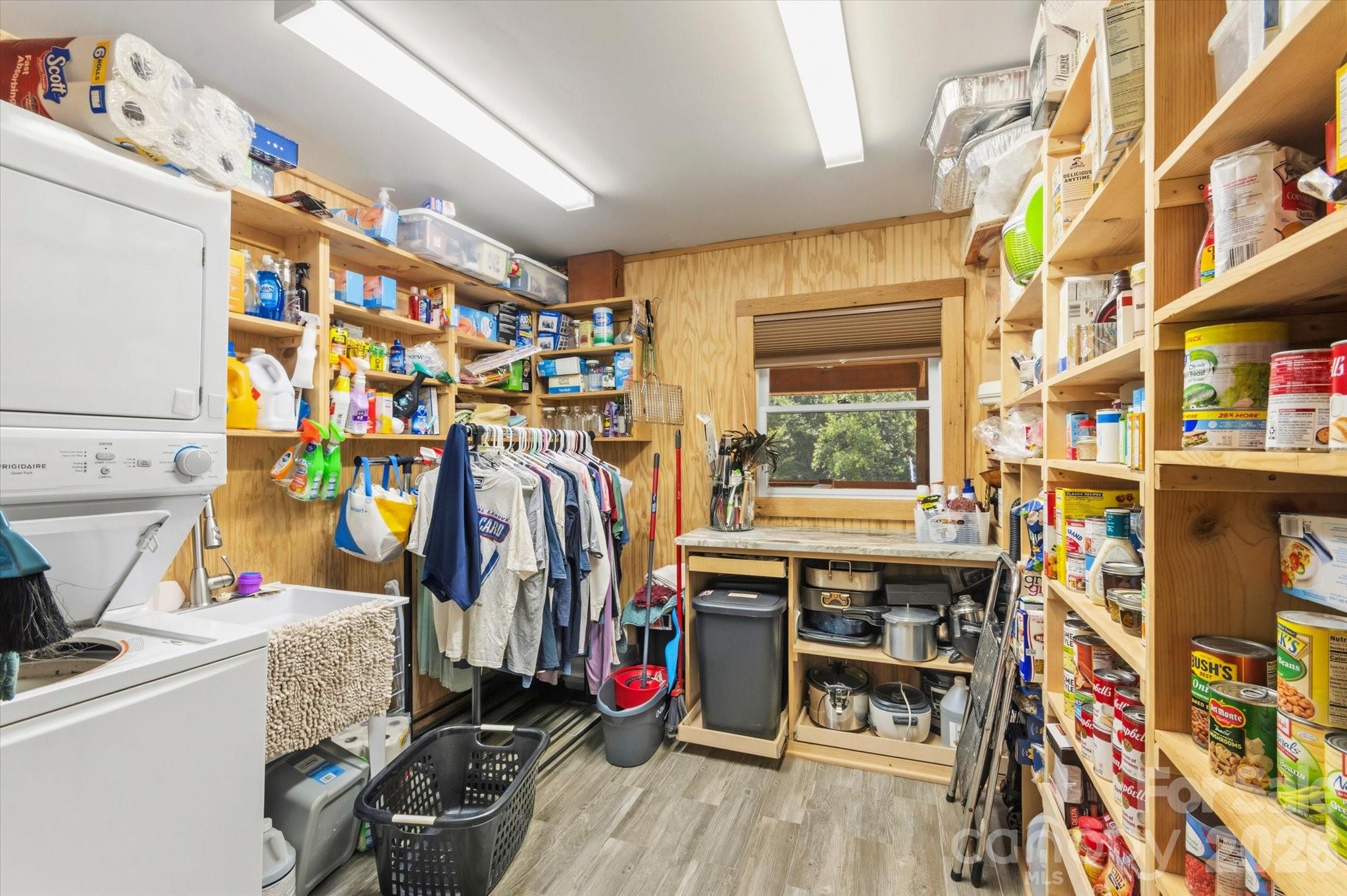 2533 Coopers Creek Road Property Photo 12