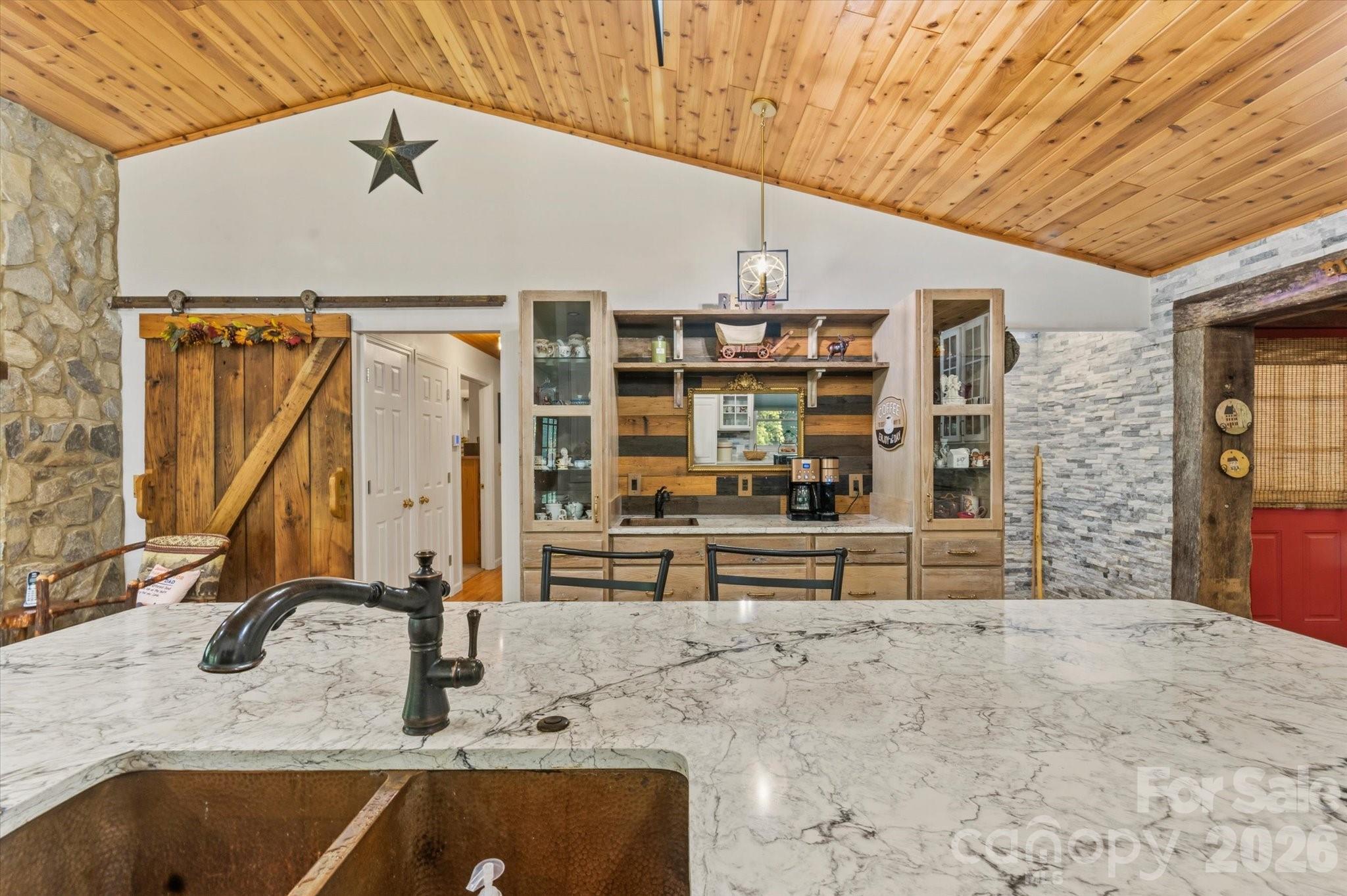 2533 Coopers Creek Road Property Photo 16