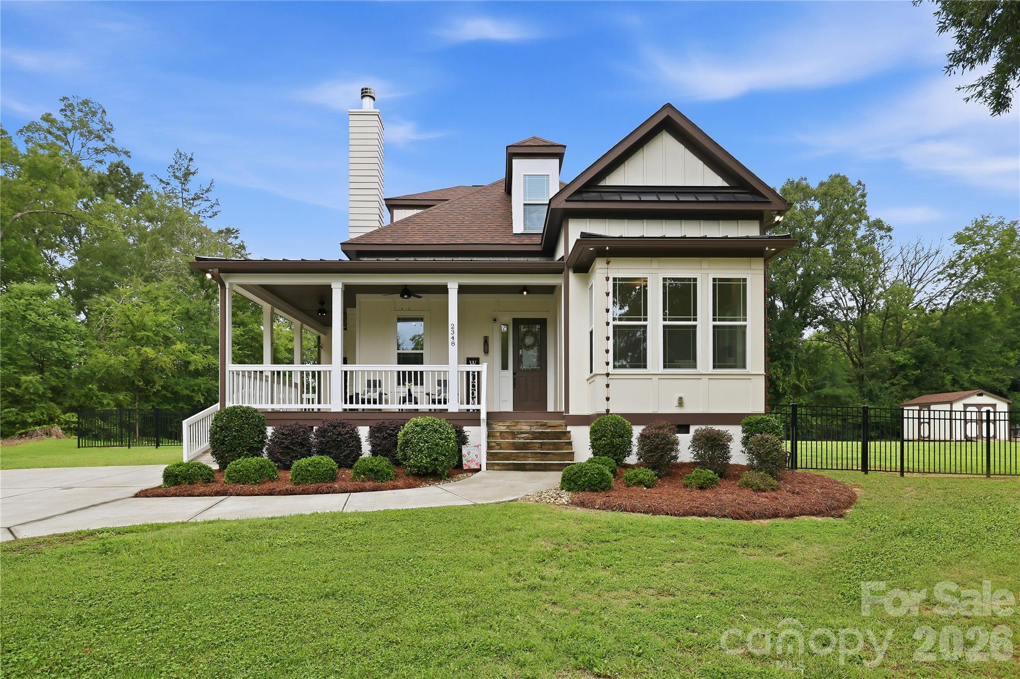 2348 Oak Grove Circle Property Photo 2