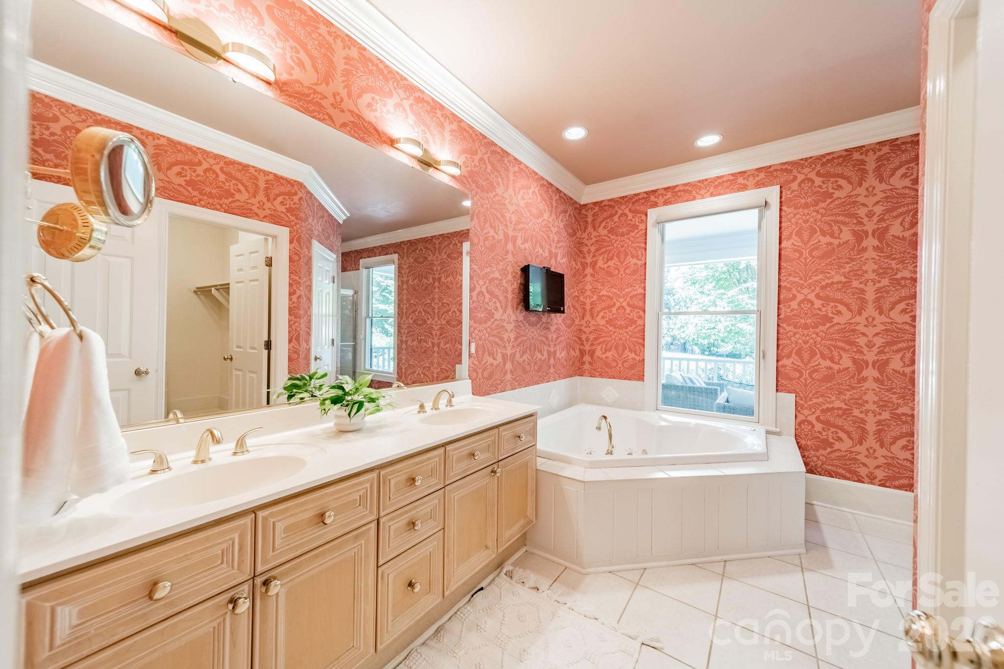 304 S Canterbury Road Property Photo 18