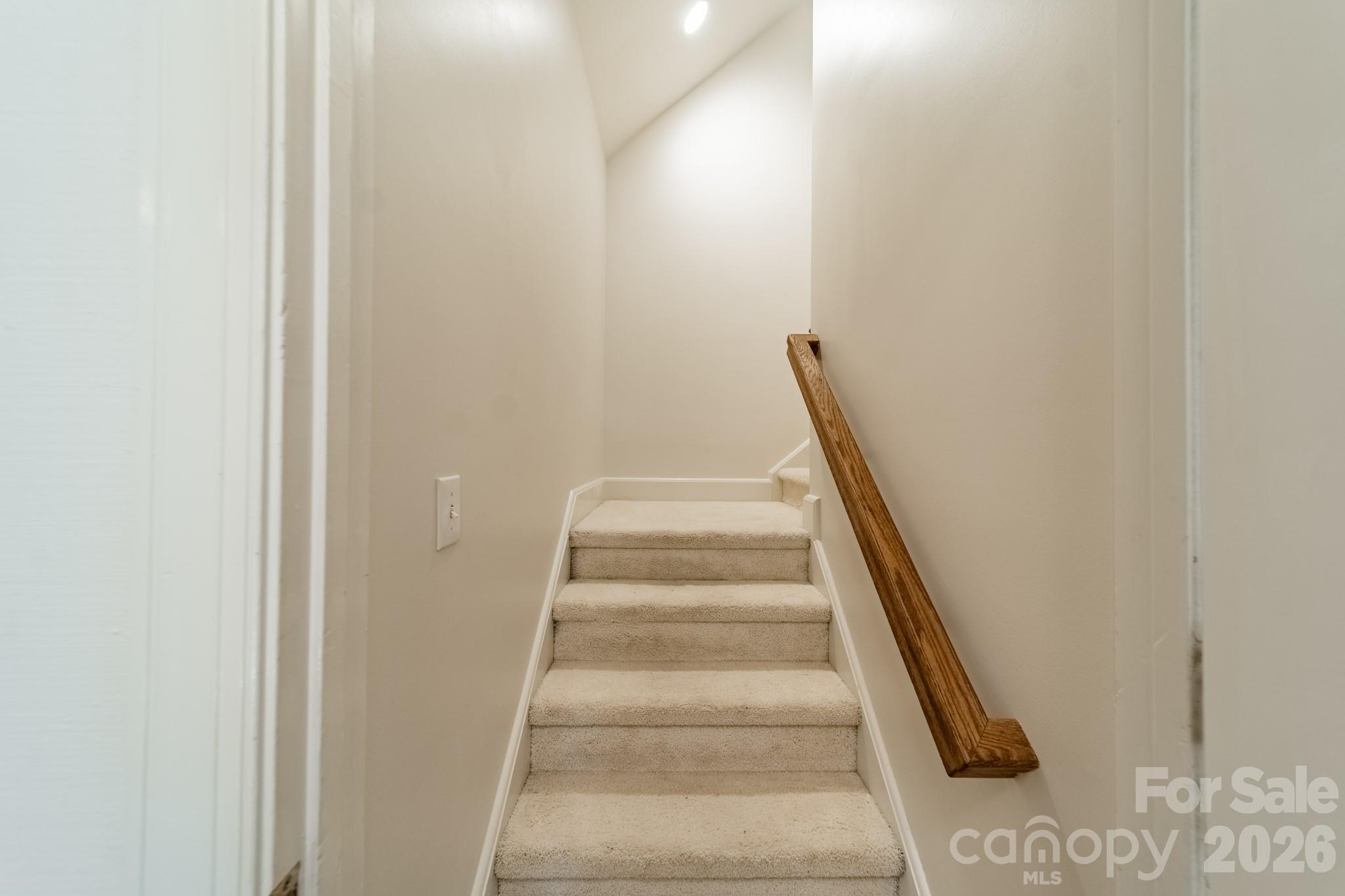 304 S Canterbury Road Property Photo 25