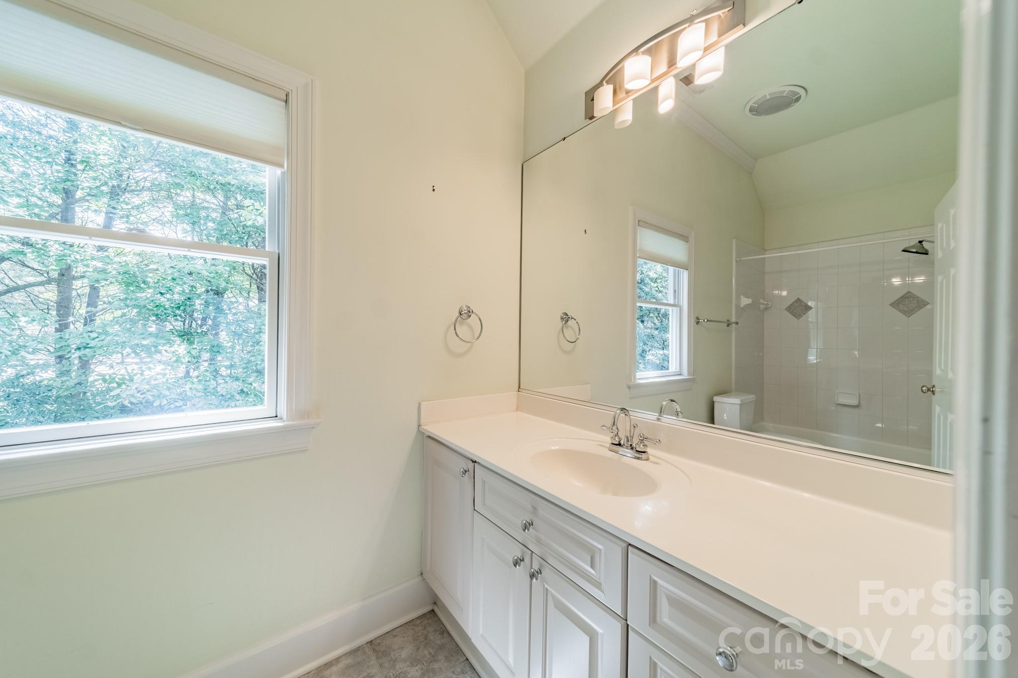 304 S Canterbury Road Property Photo 28