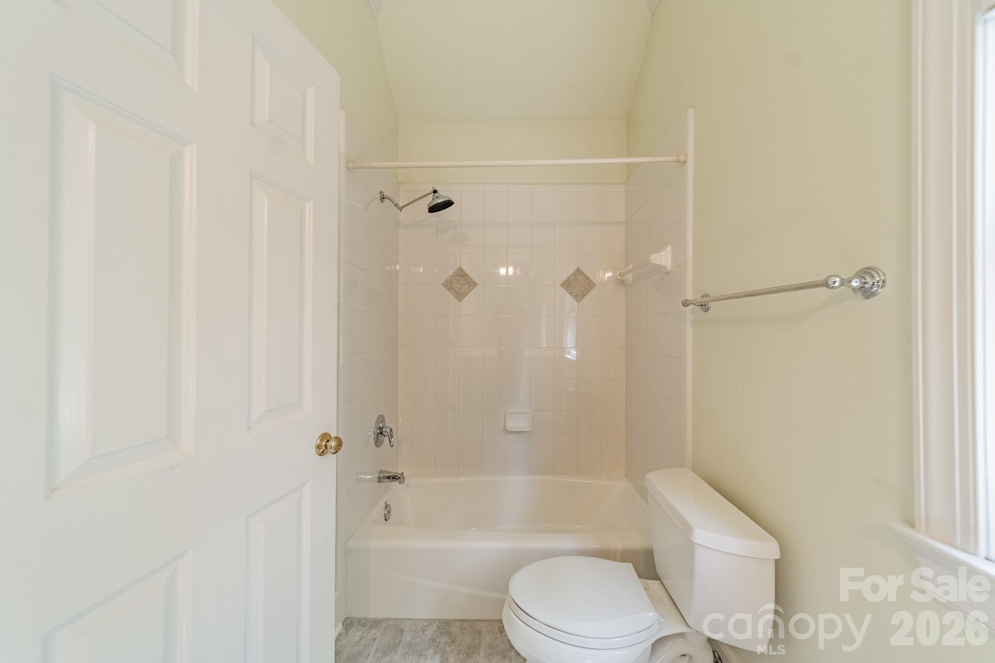 304 S Canterbury Road Property Photo 29