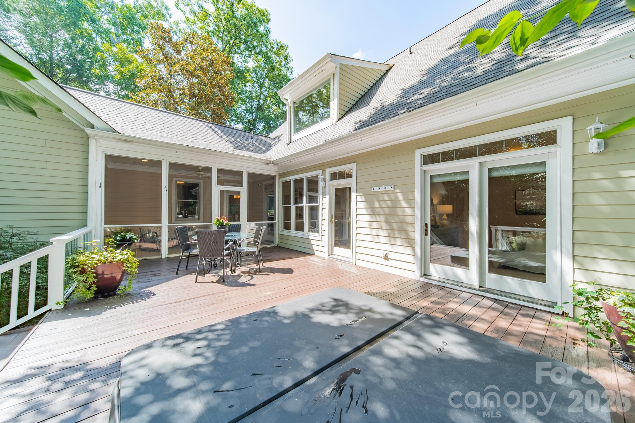 304 S Canterbury Road Property Photo 30